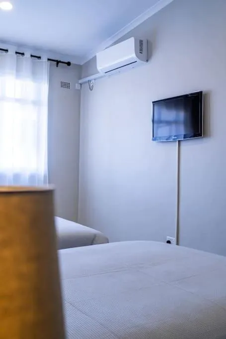 TV and multimedia, Bed in 124 Platinum Peak ,Victoria Falls