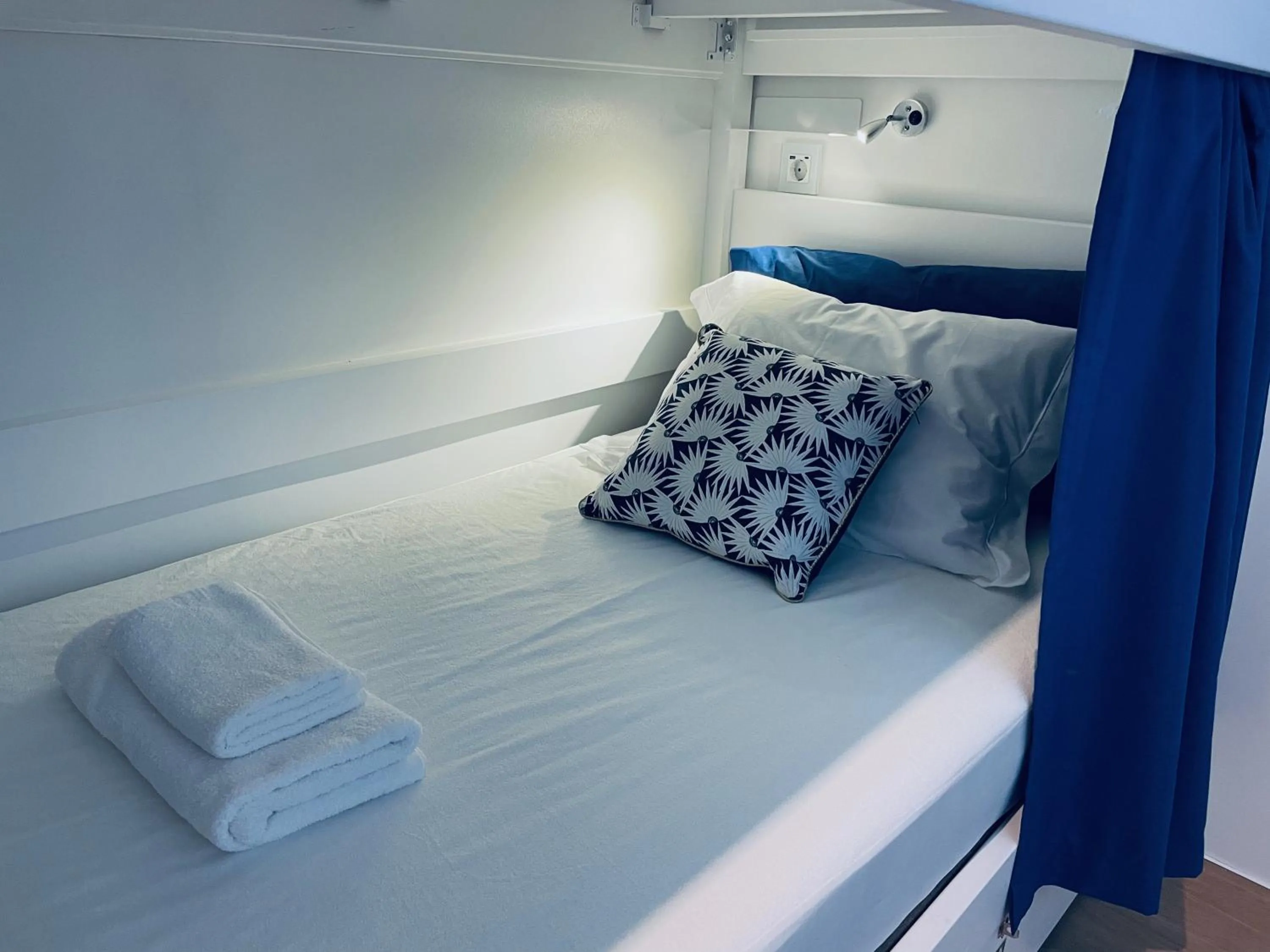 bunk bed, Bed in Partenope Hostel and Suites