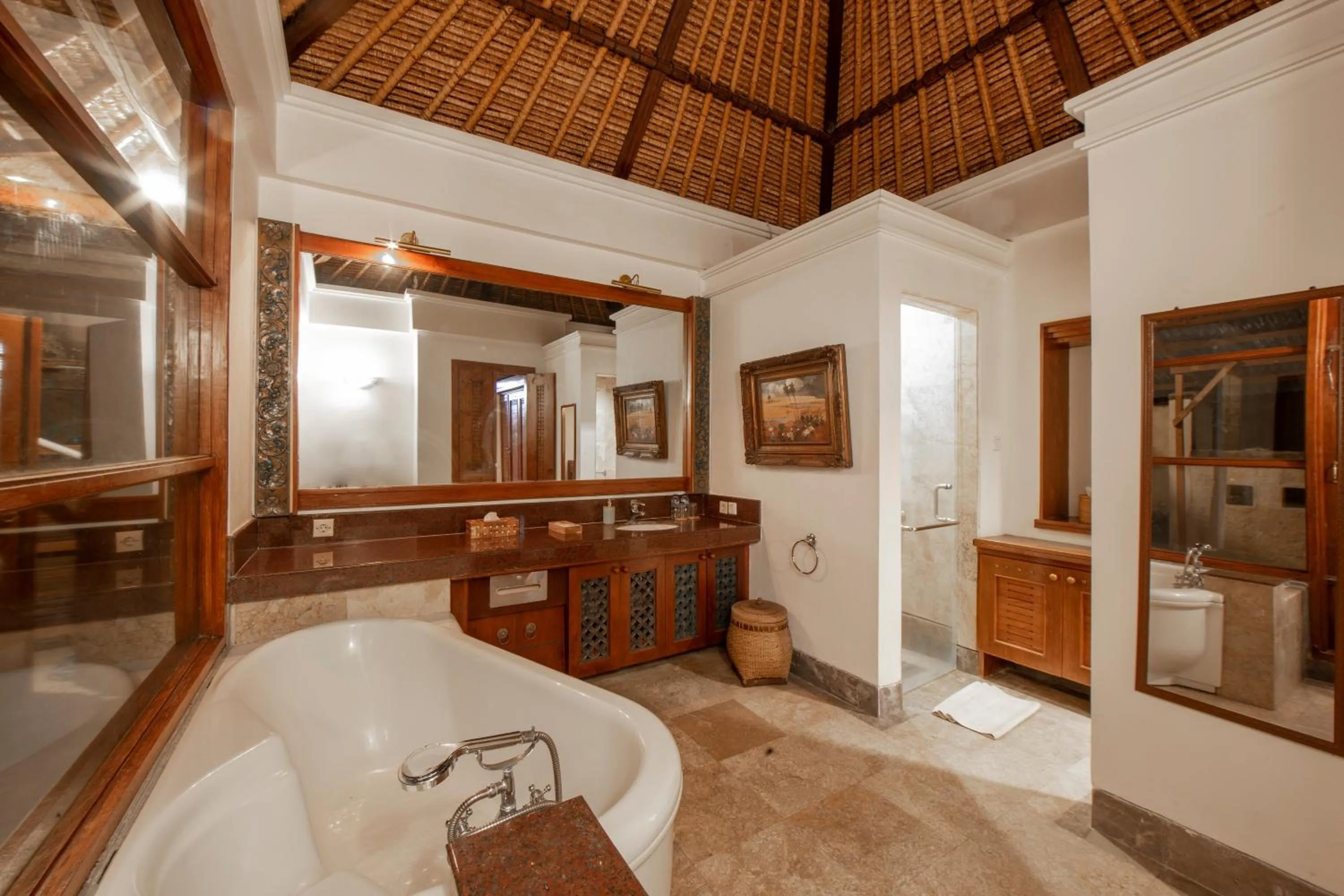 Bathroom in Alam Puri Art Museum and Villas