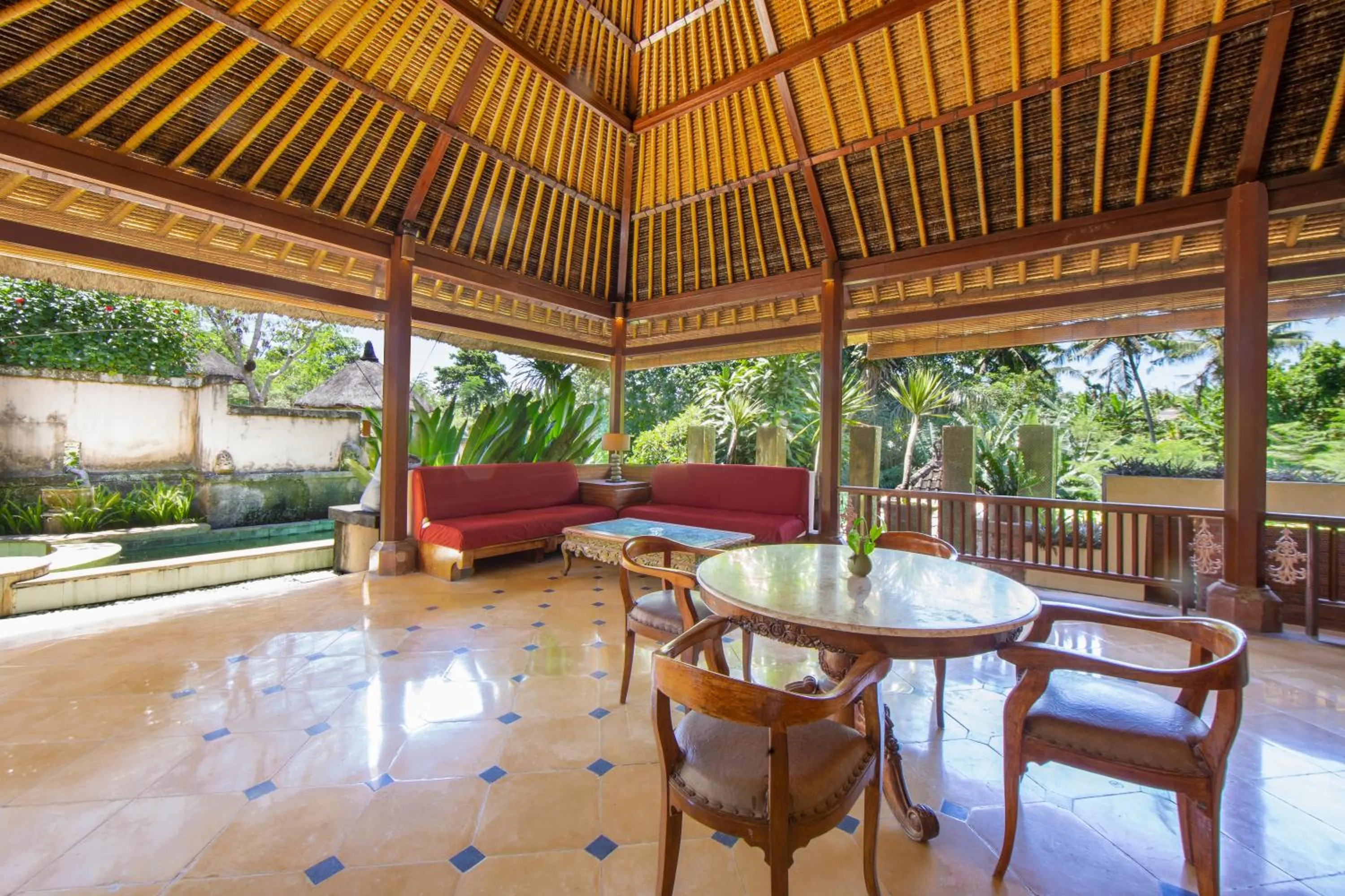Living room in Alam Puri Art Museum and Villas