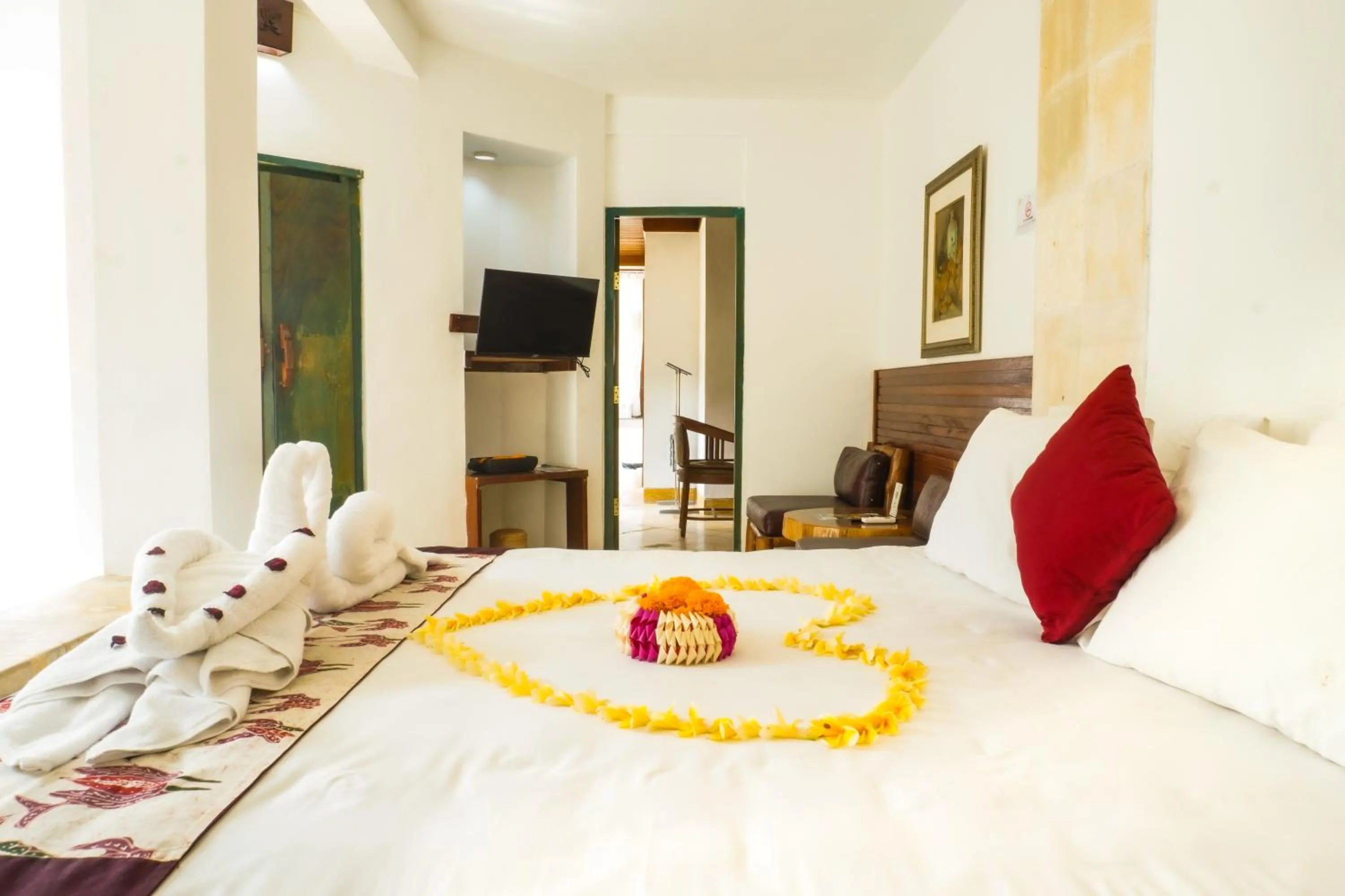 Bed in Alam Puri Art Museum and Villas