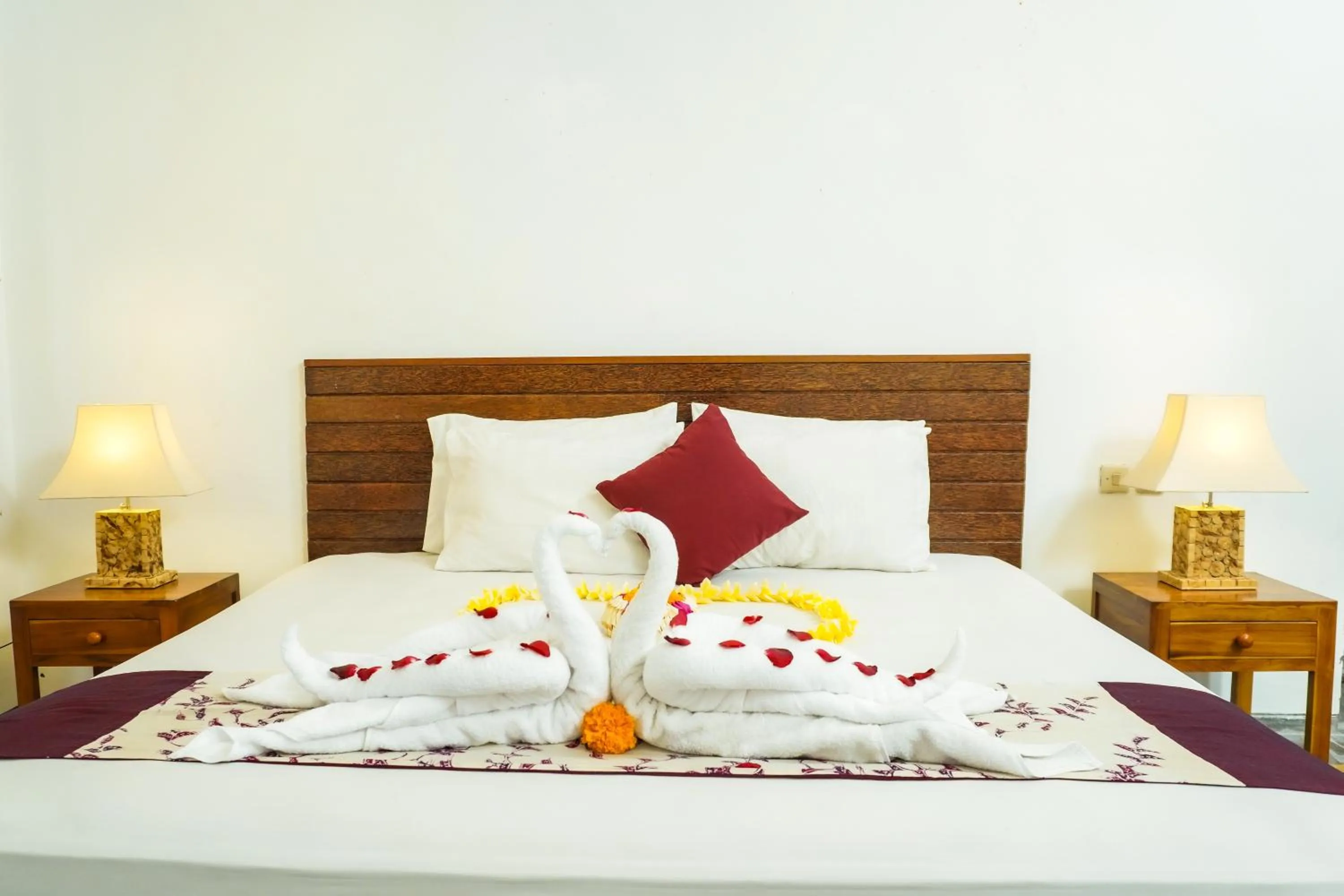 Bed in Alam Puri Art Museum and Villas