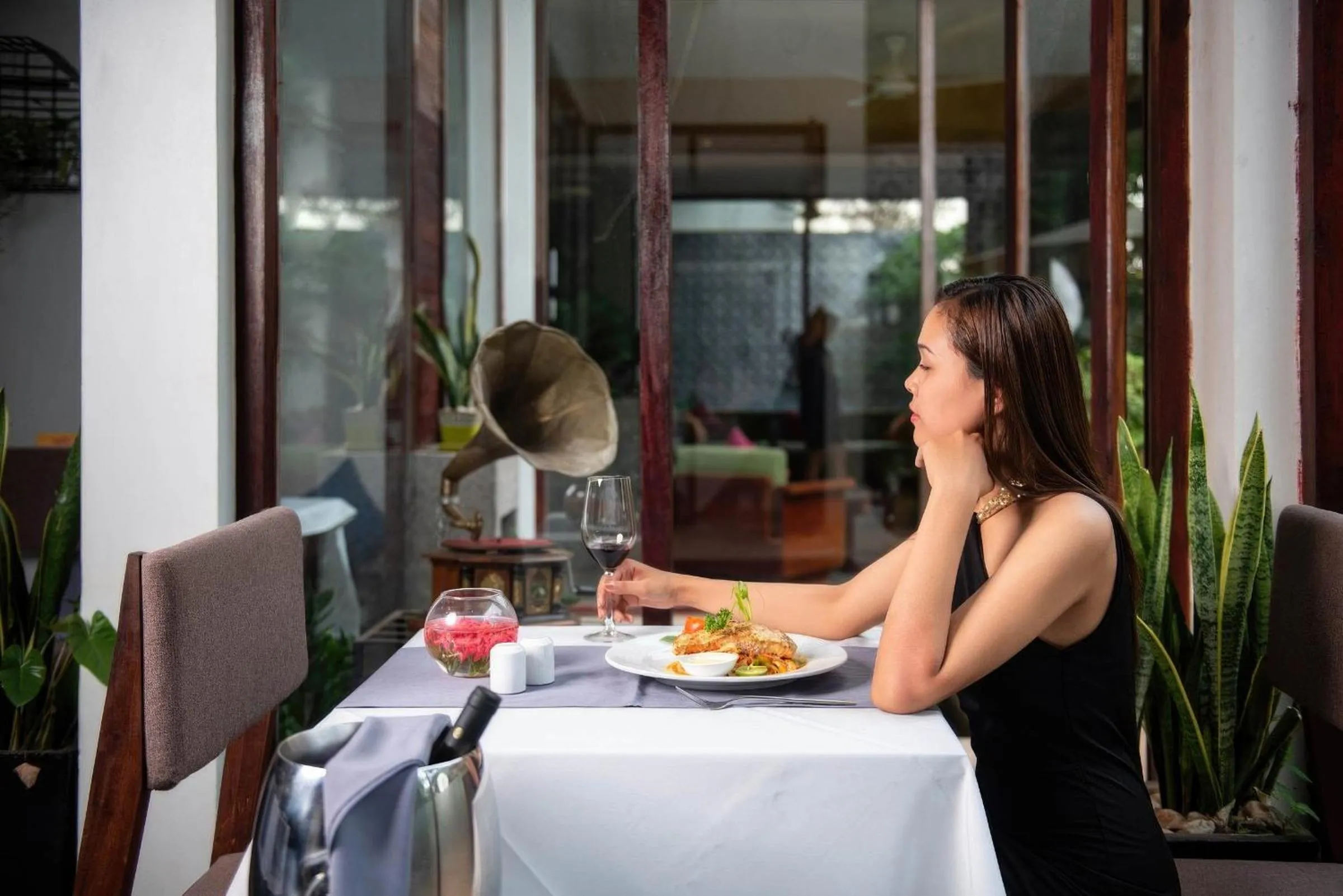 Restaurant/places to eat in The Calm Oasis