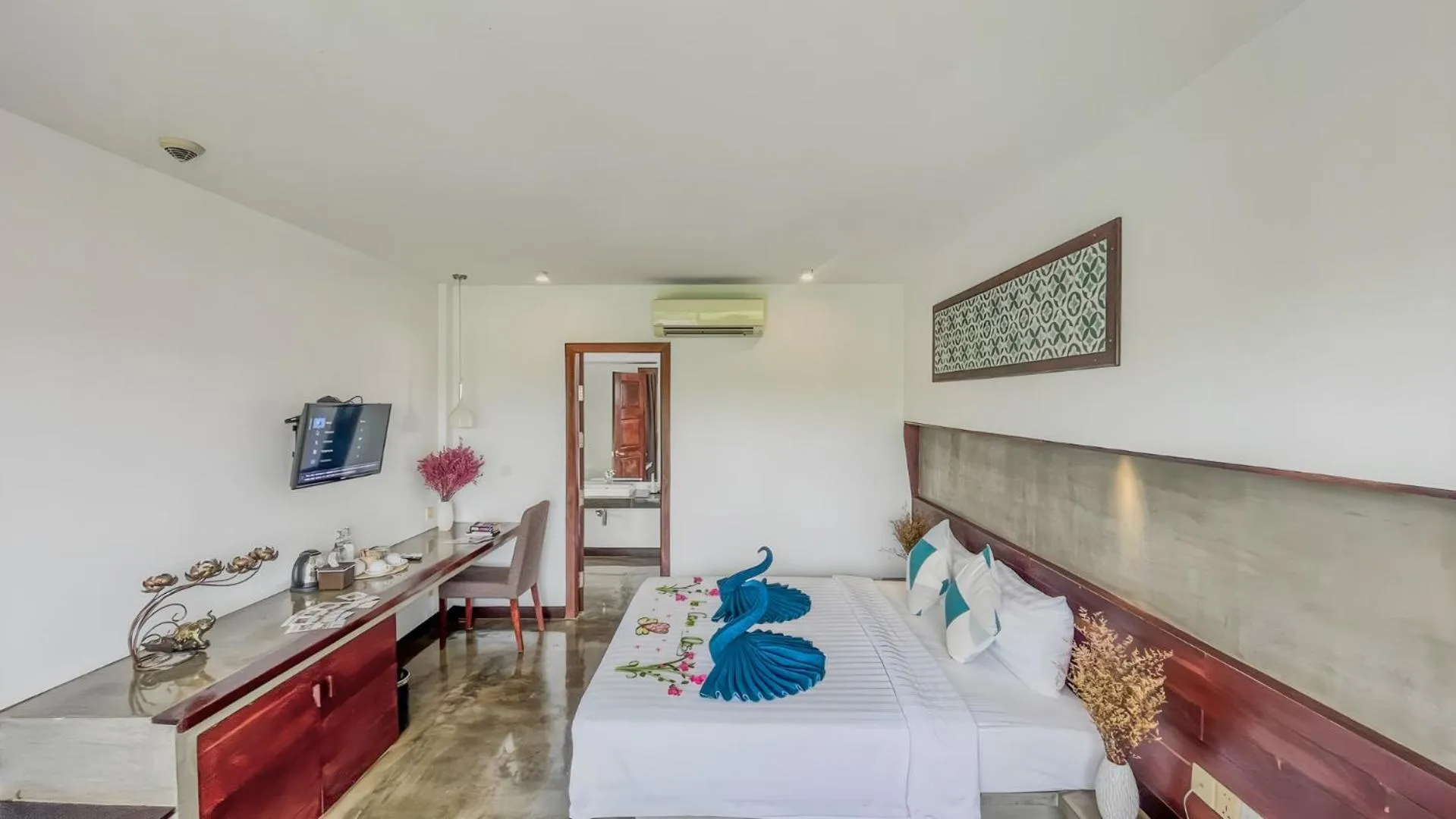 Bed in The Calm Oasis