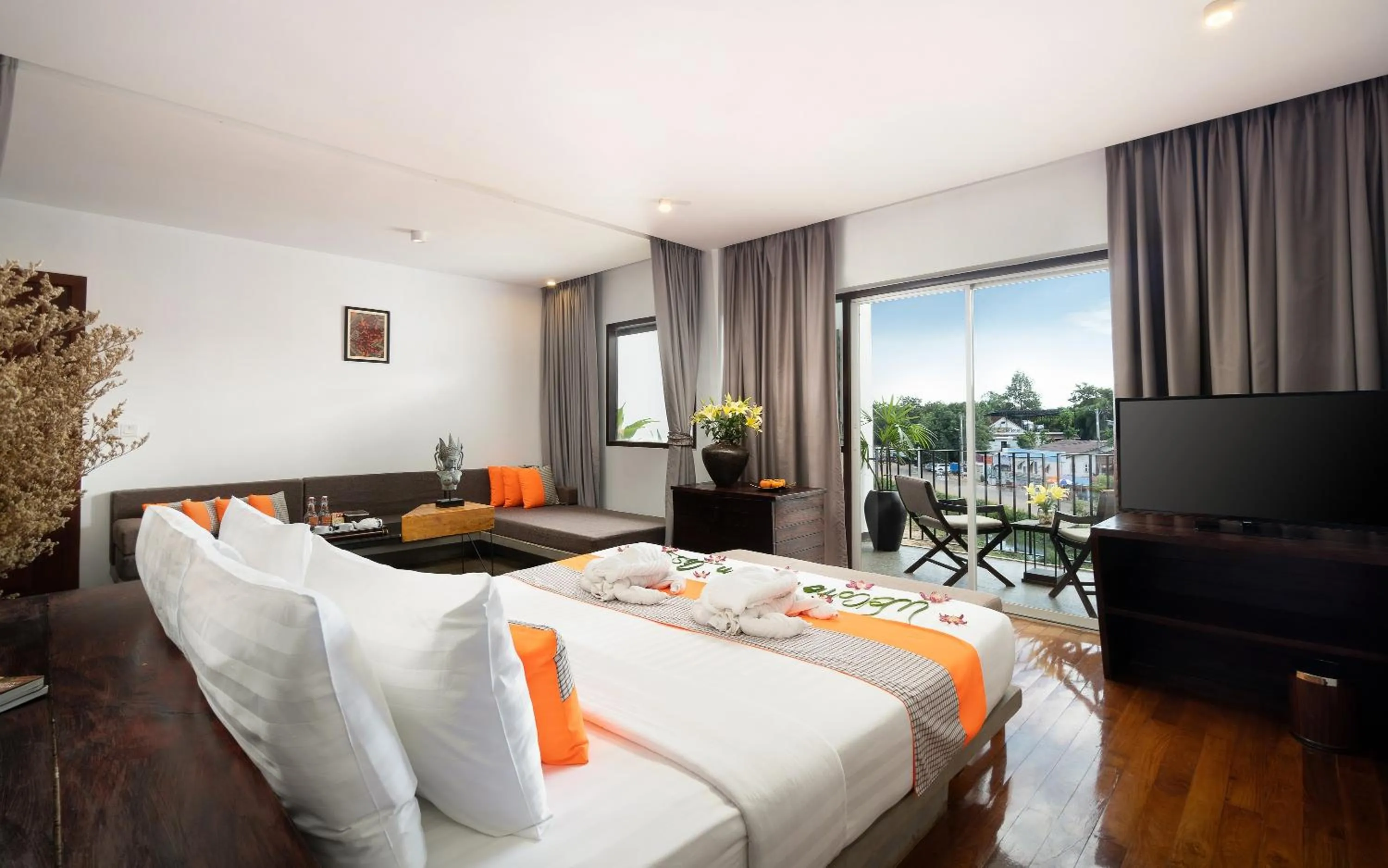 Bed in The Calm Oasis