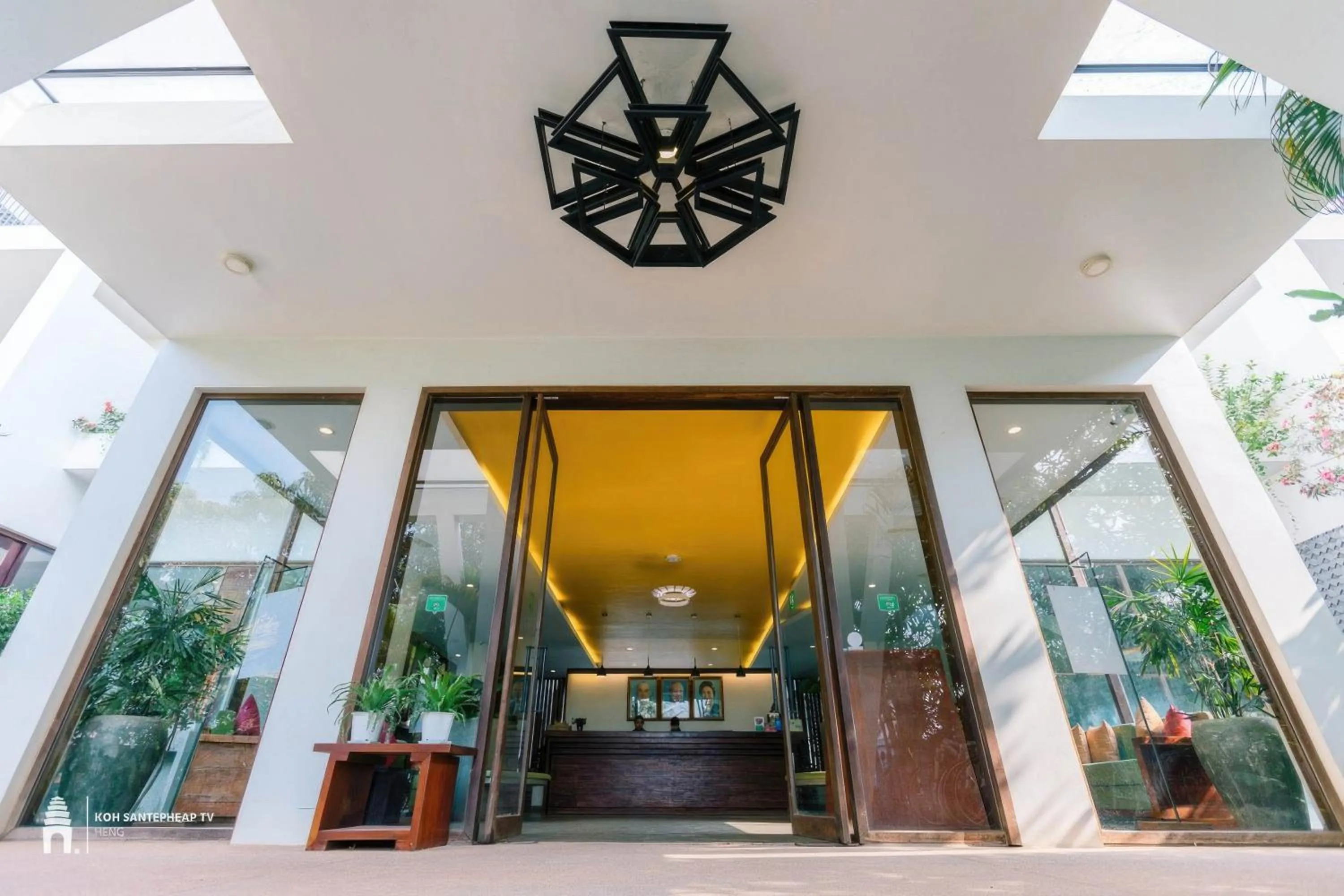 Facade/entrance in The Calm Oasis