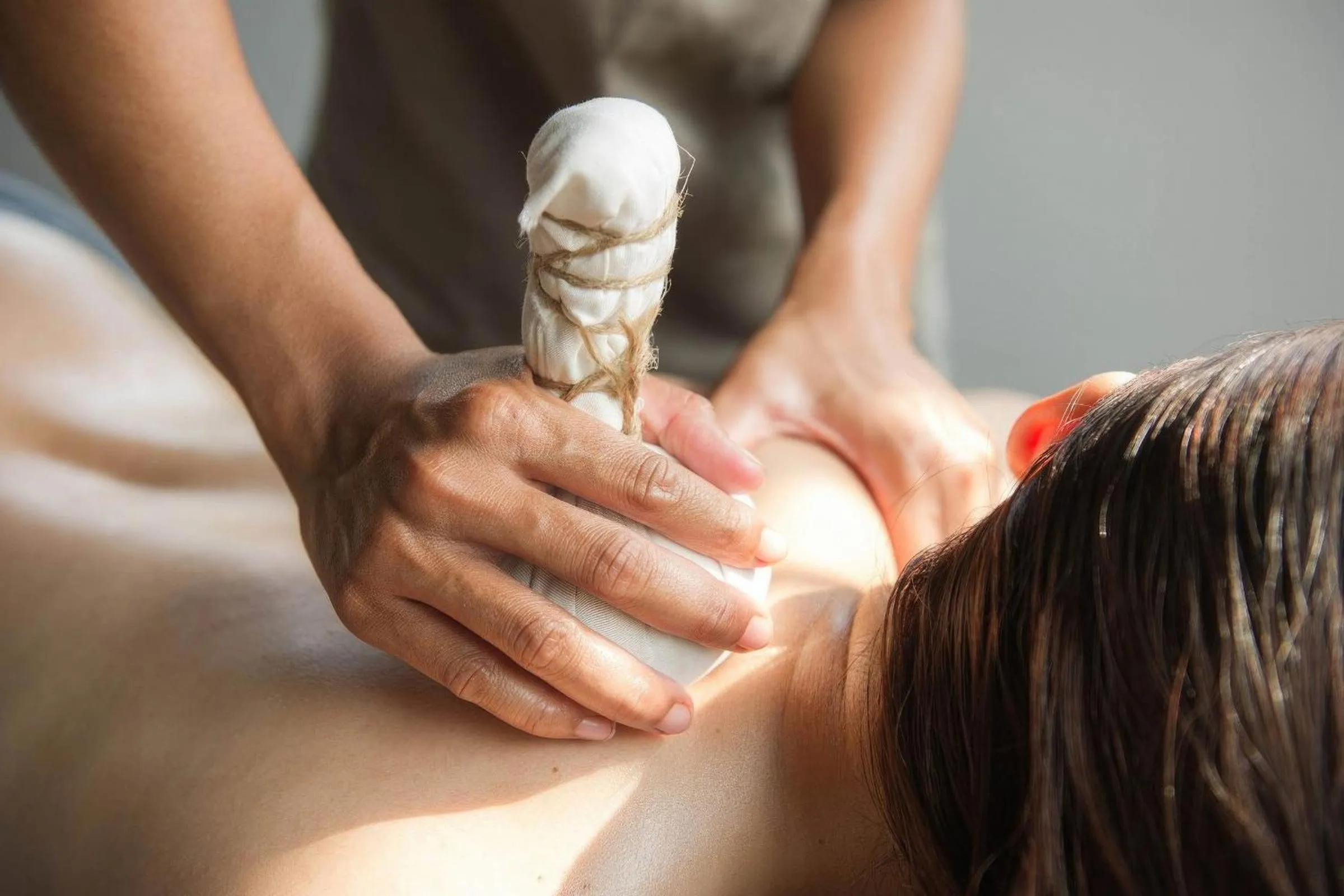 Massage in The Calm Oasis