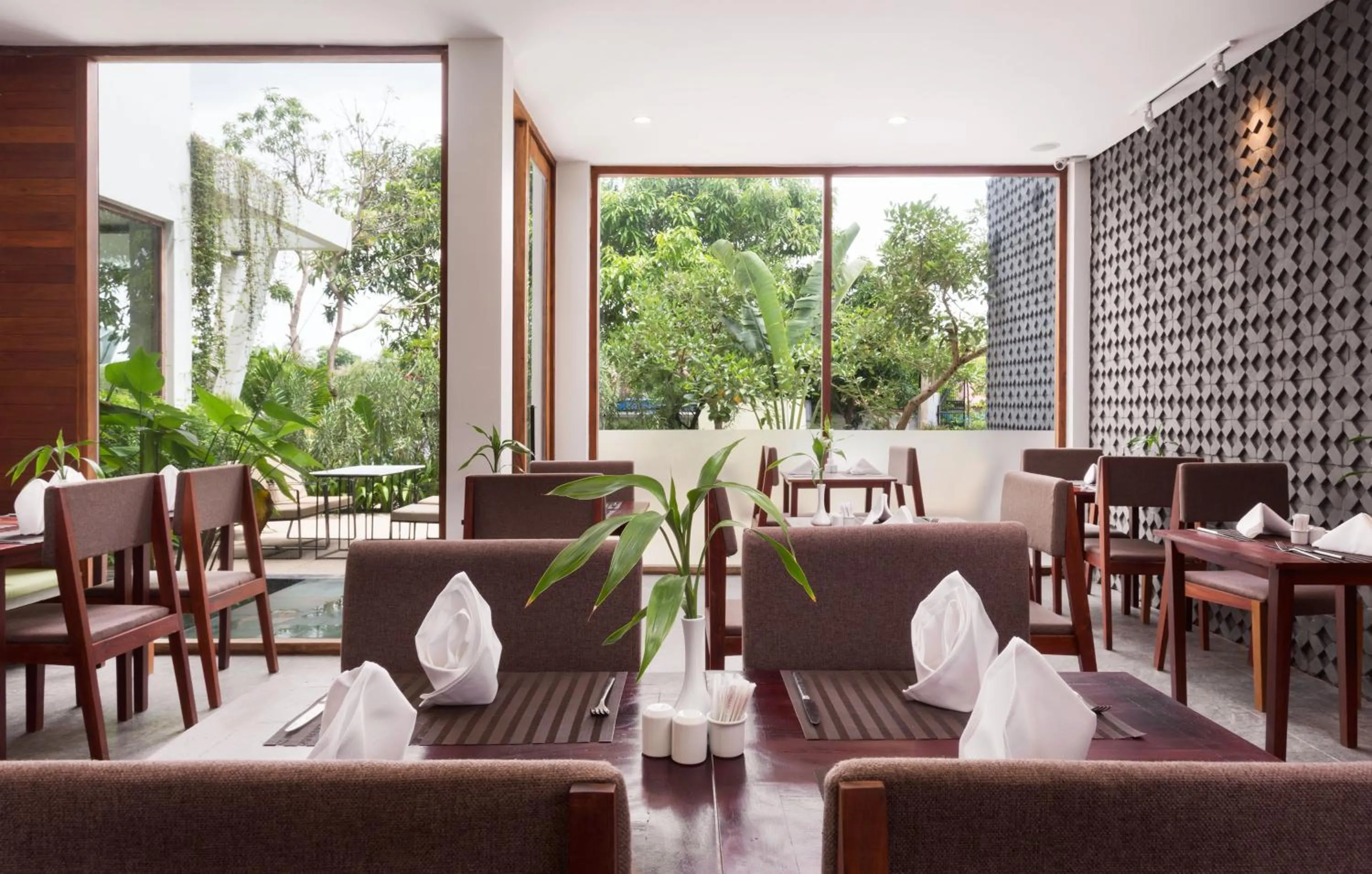 Restaurant/places to eat in The Calm Oasis