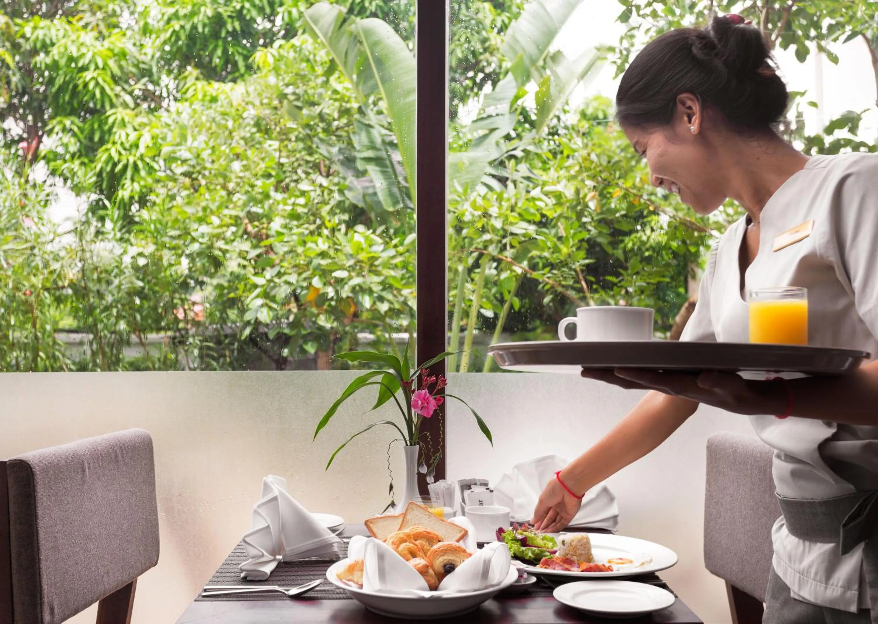 Restaurant/places to eat in The Calm Oasis