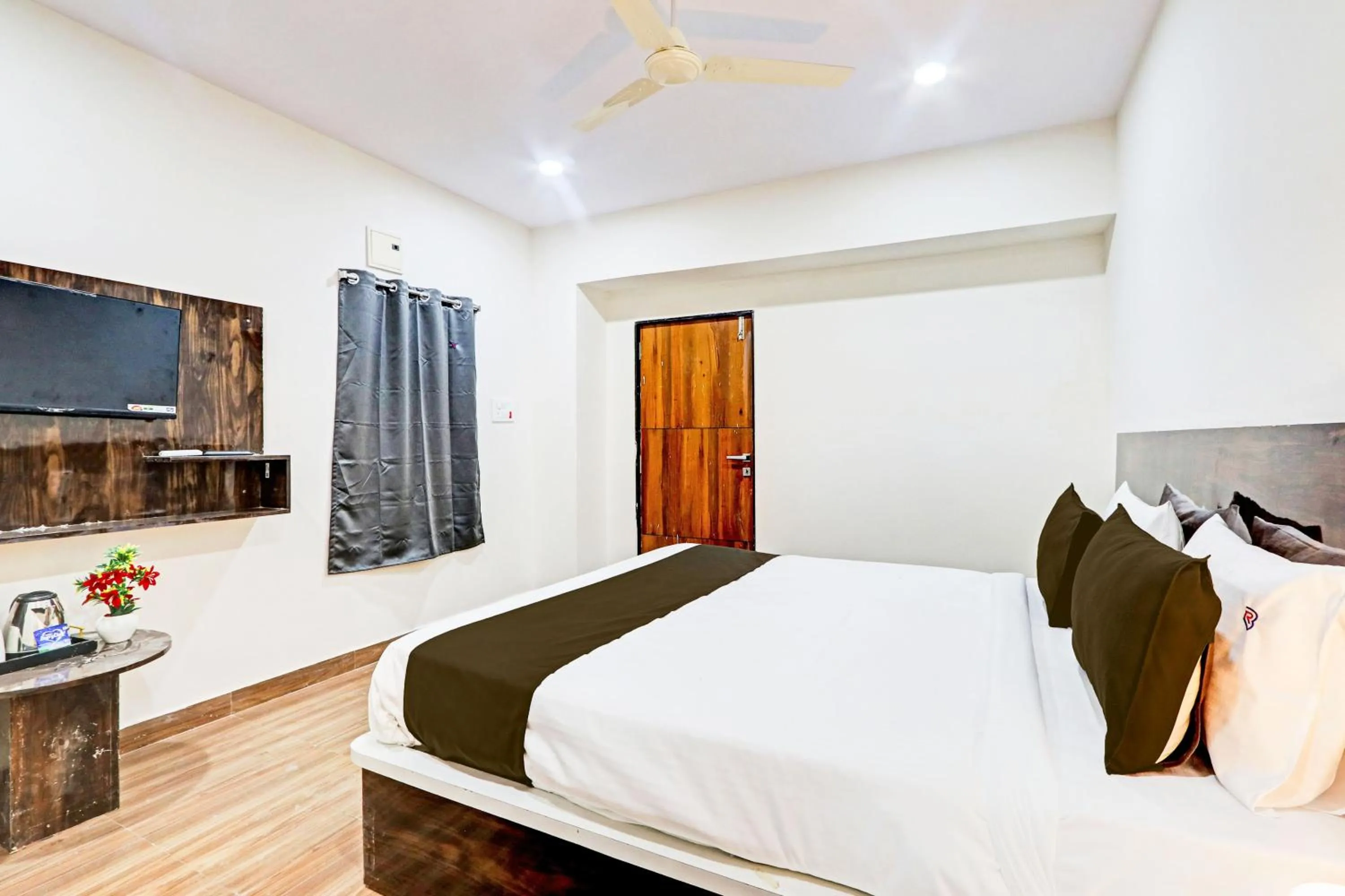 Bedroom, Bed in Hotel O RB @ KOMPALLY