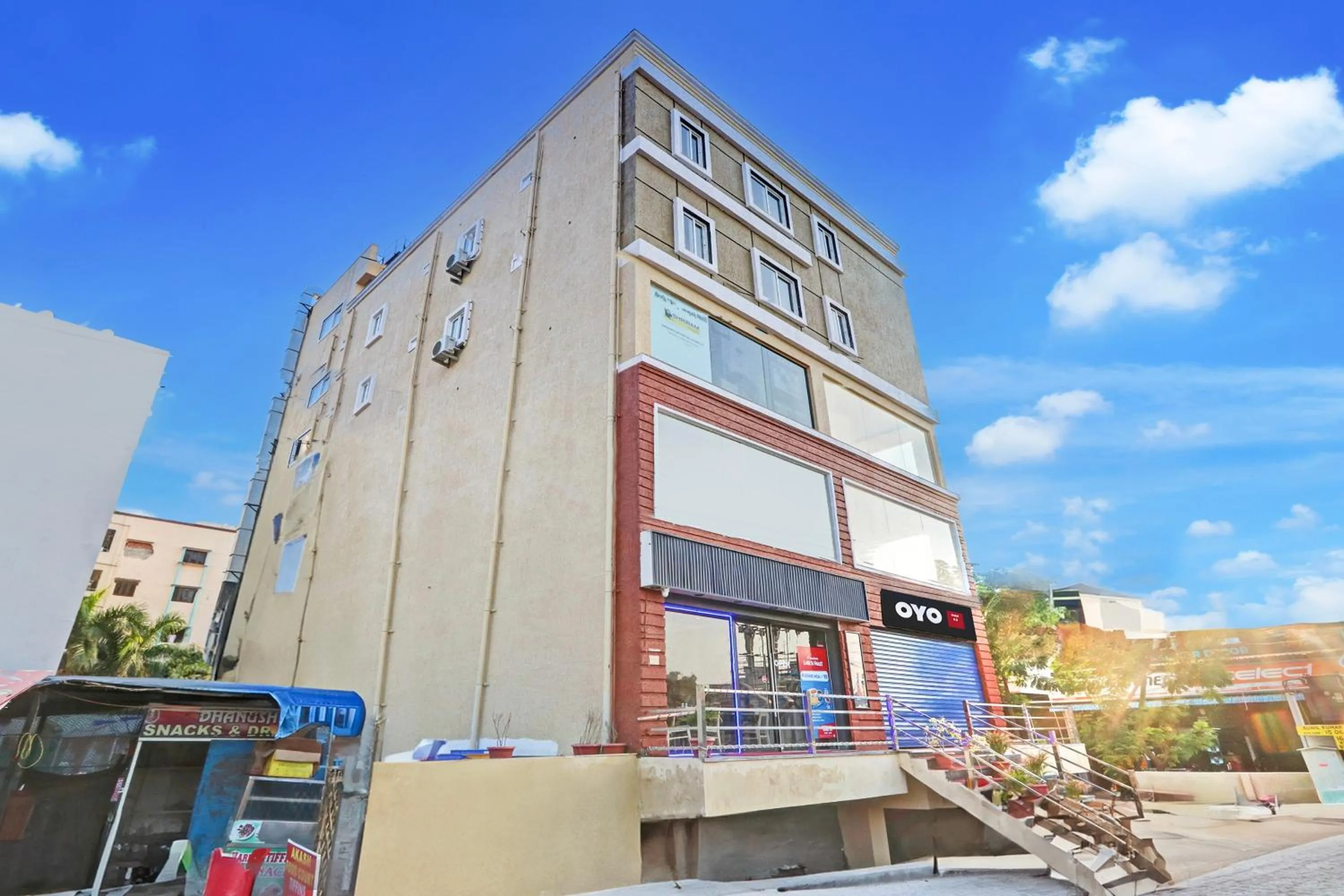 Facade/entrance in Hotel O RB @ KOMPALLY