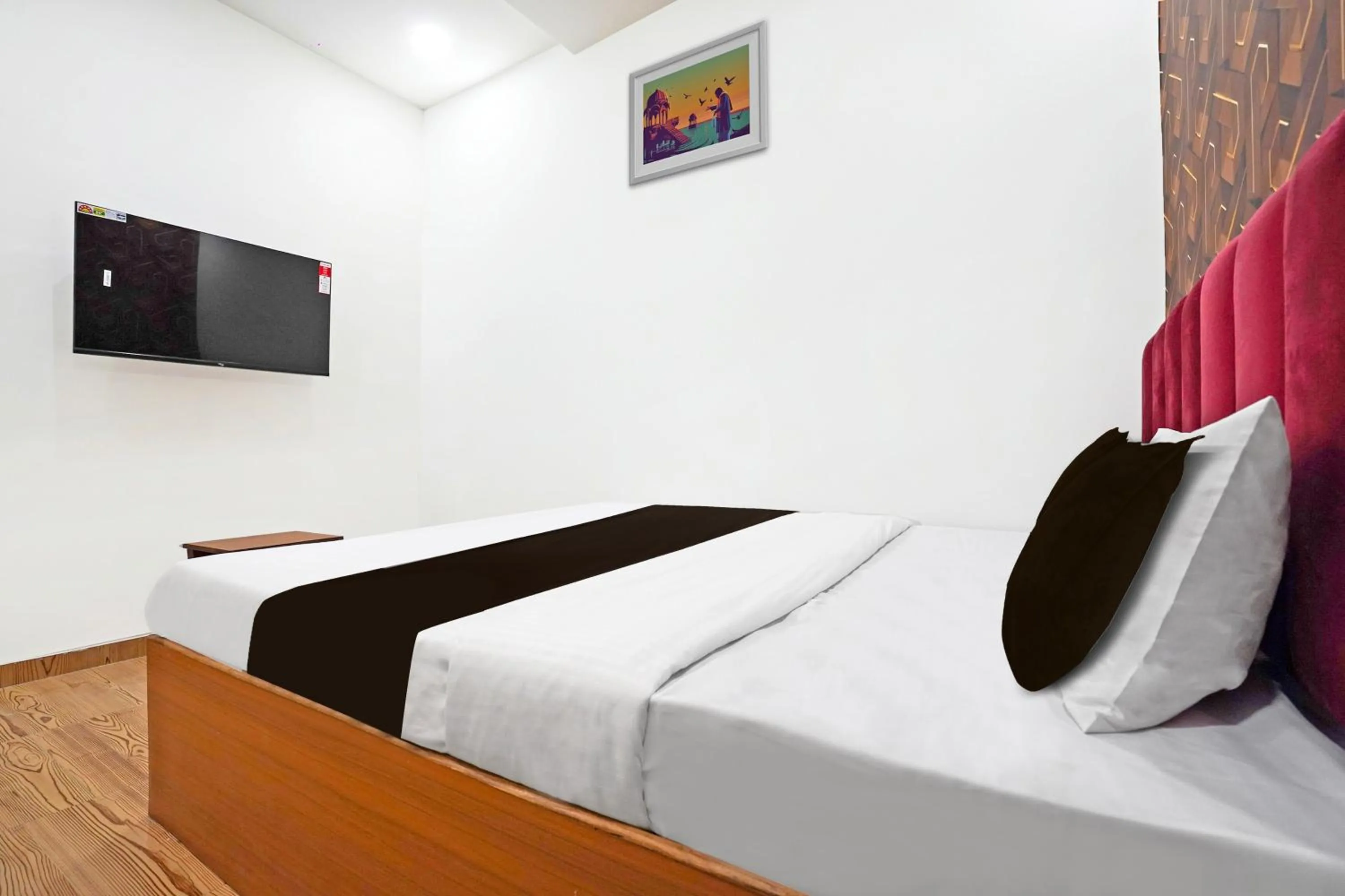 Bathroom, Bed in Super Hotel O Sunshine Villa