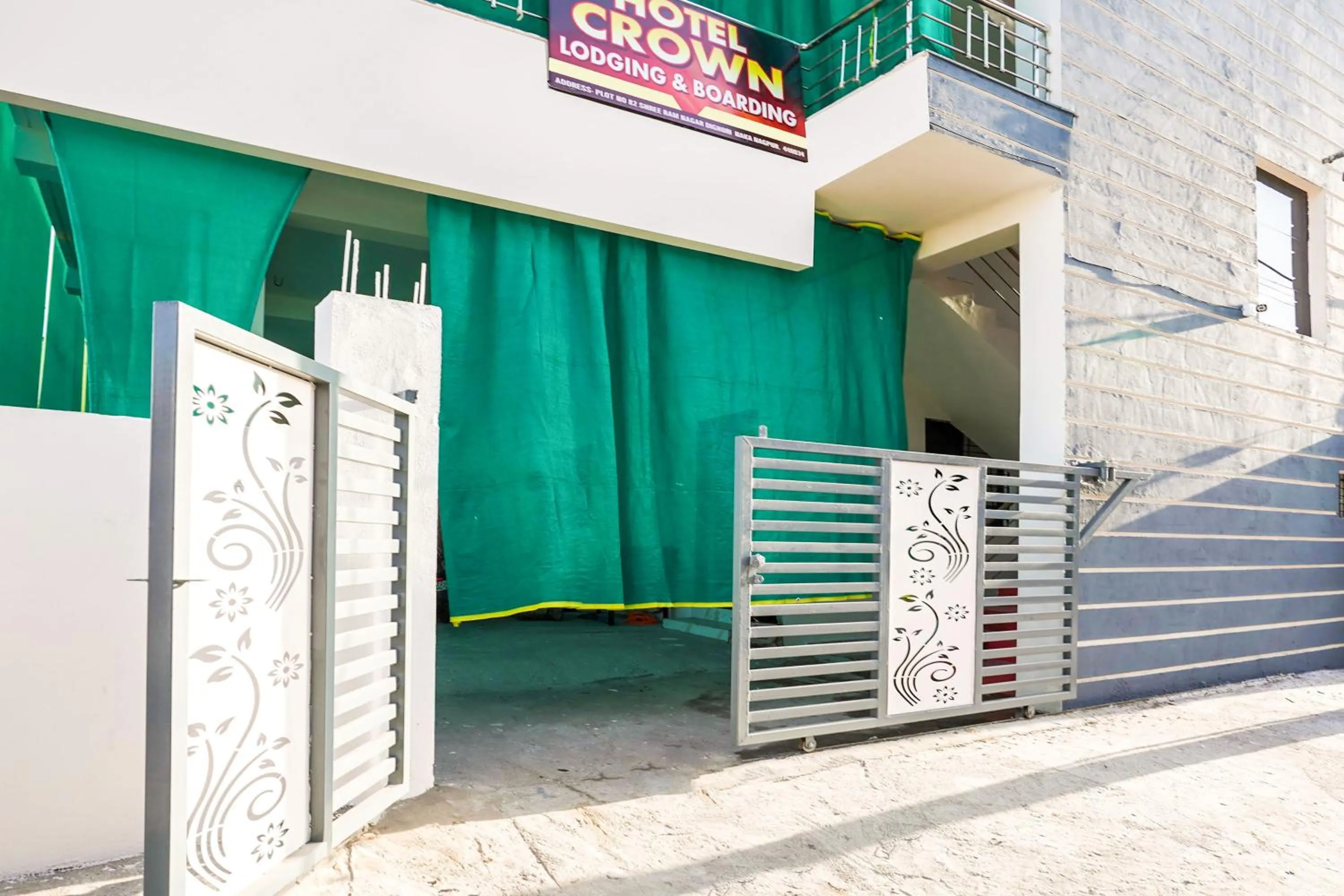 Facade/entrance in Hotel O CROWN