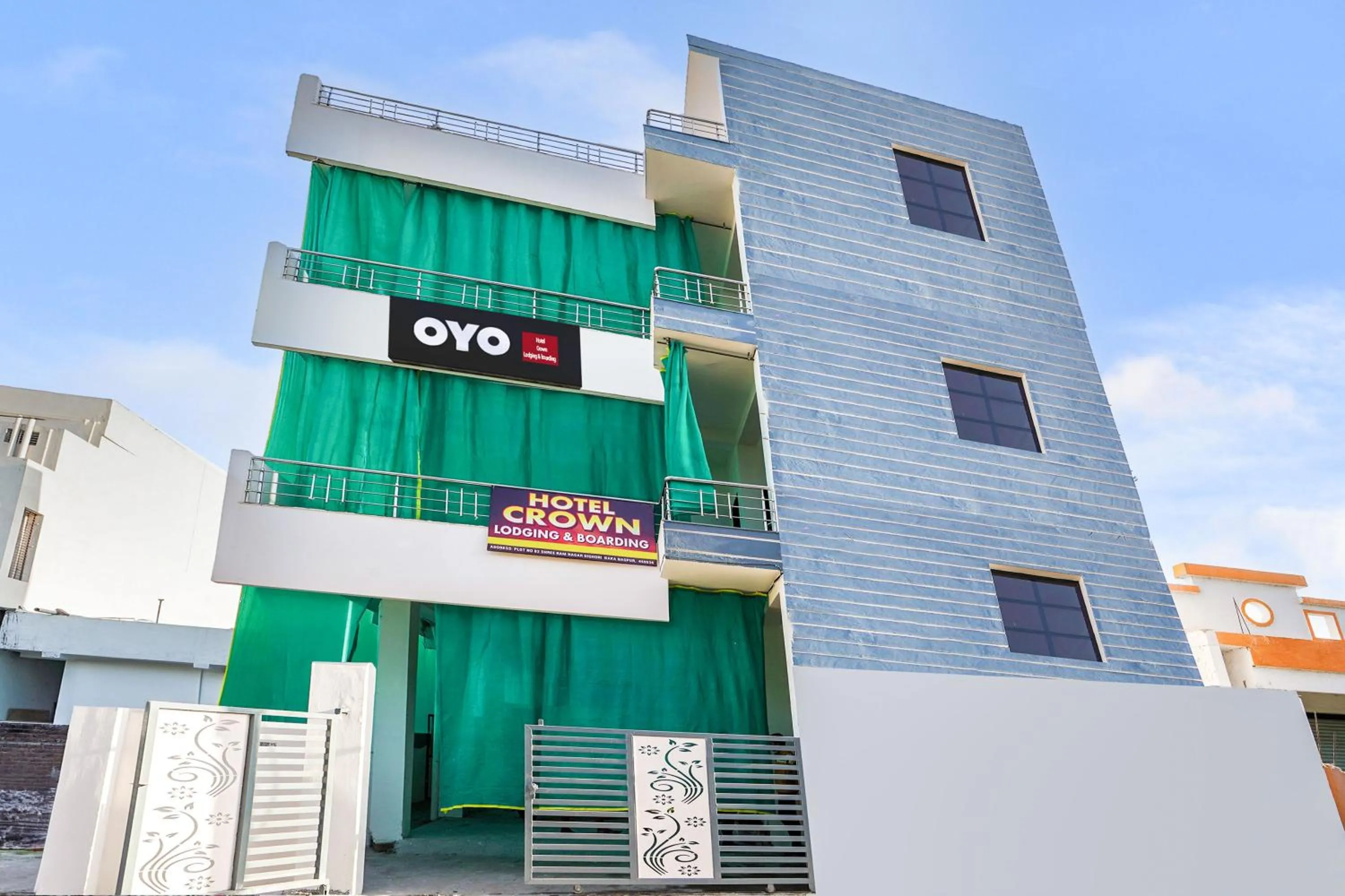 Facade/entrance in Hotel O CROWN