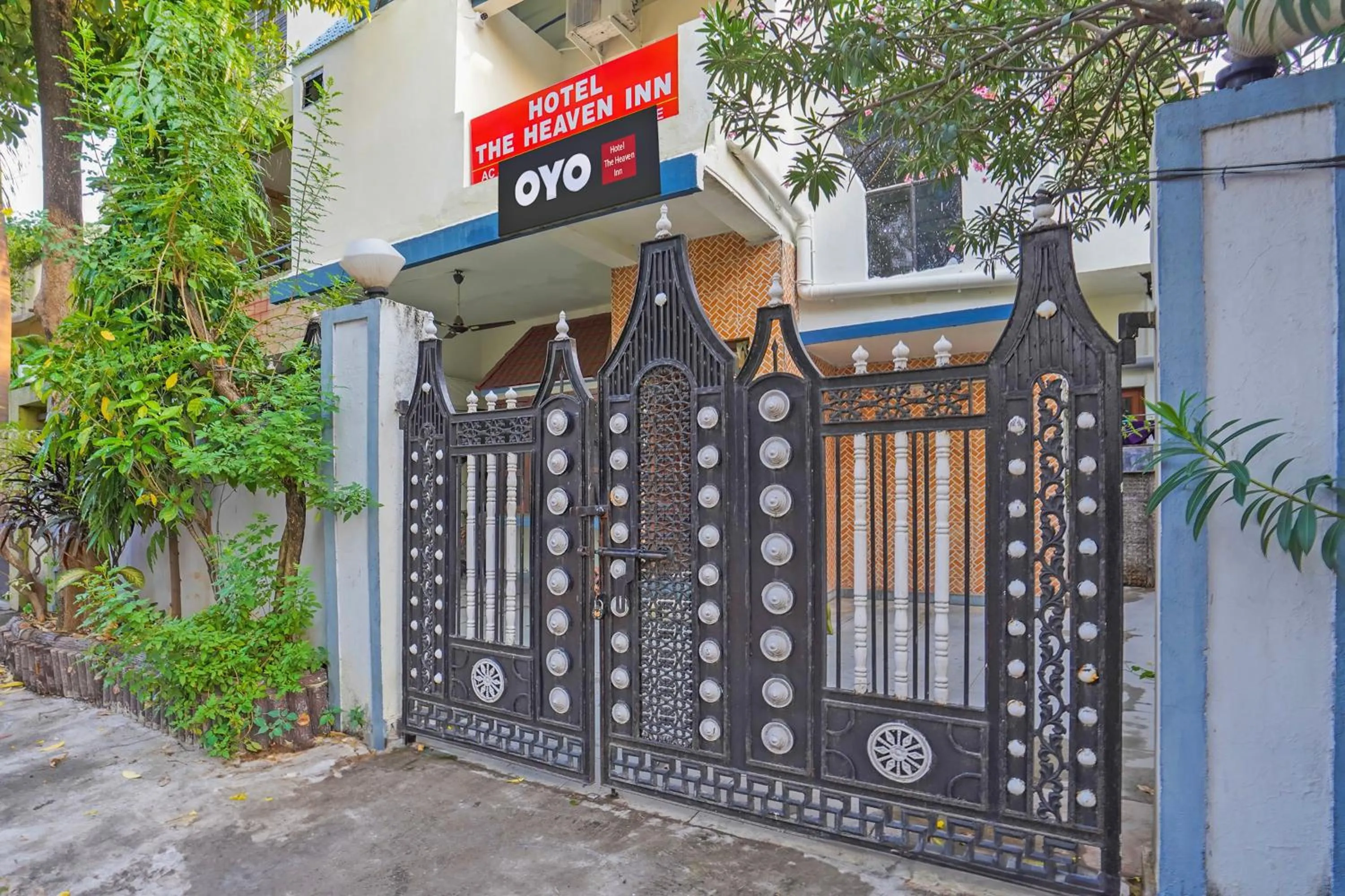 Facade/entrance in Hotel O The Heaven Inn