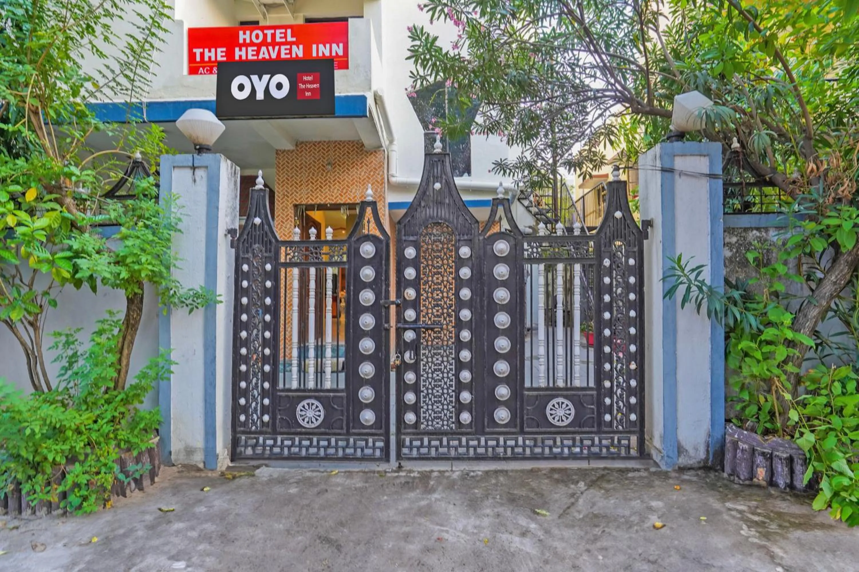 Facade/entrance in Hotel O The Heaven Inn