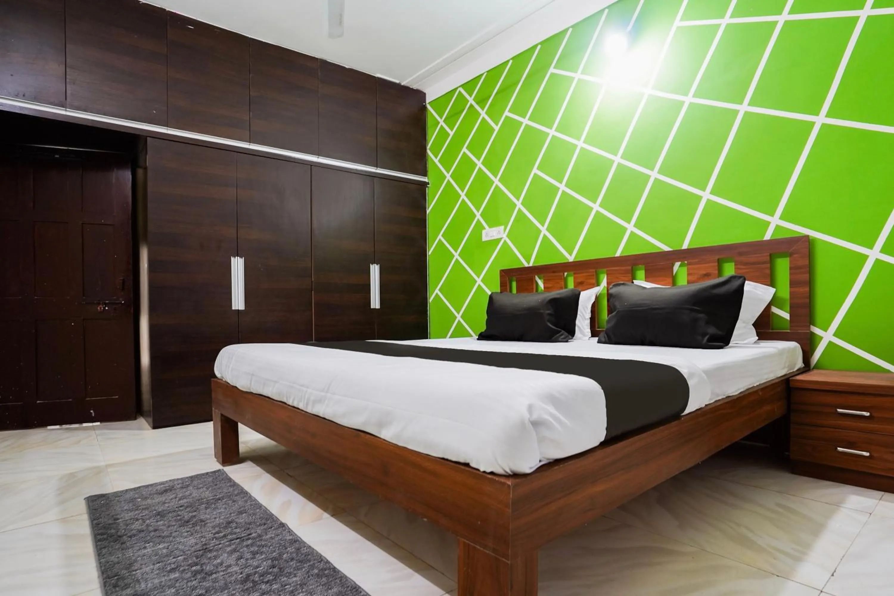 Bedroom in Hotel O The Heaven Inn