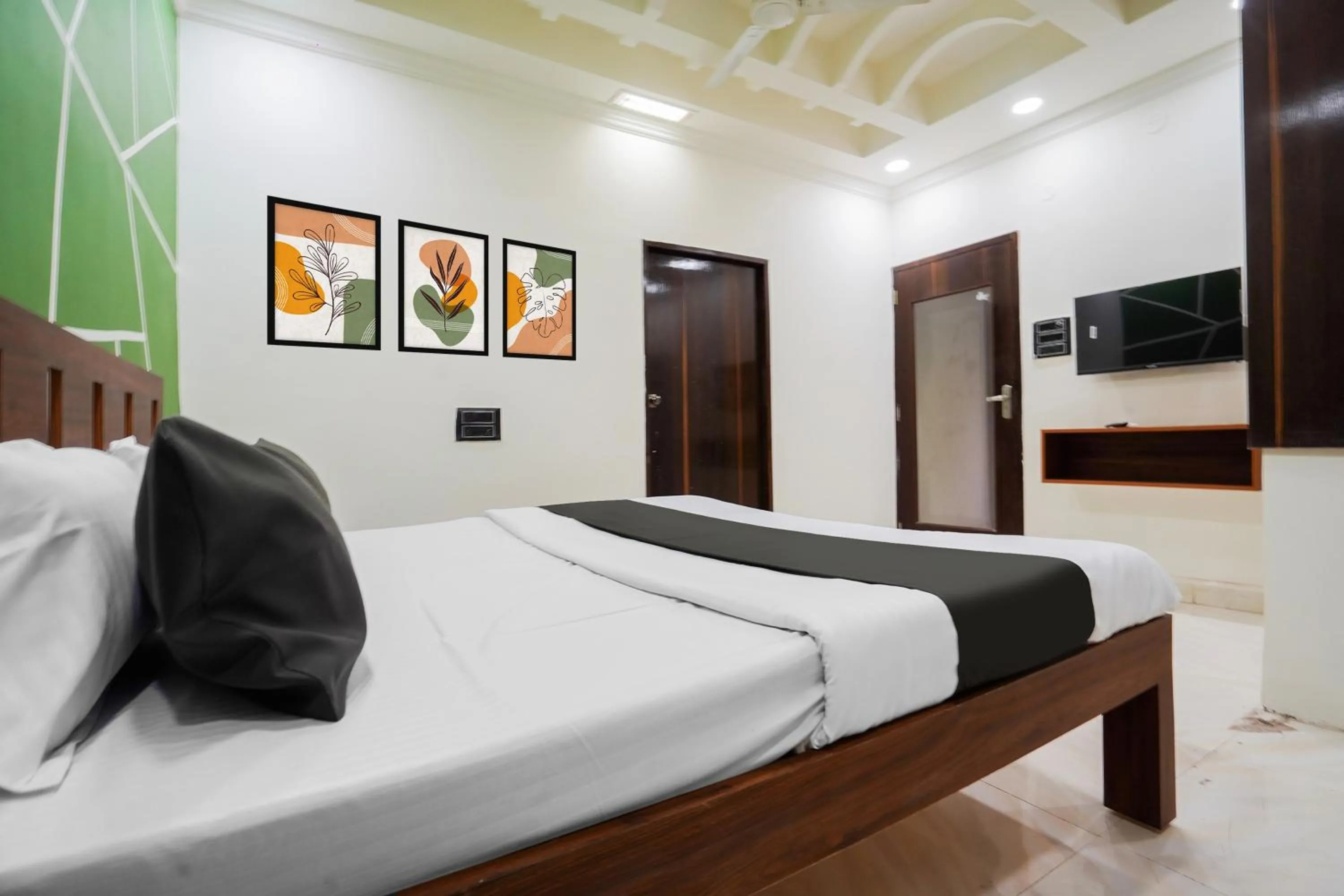 Bedroom in Hotel O The Heaven Inn