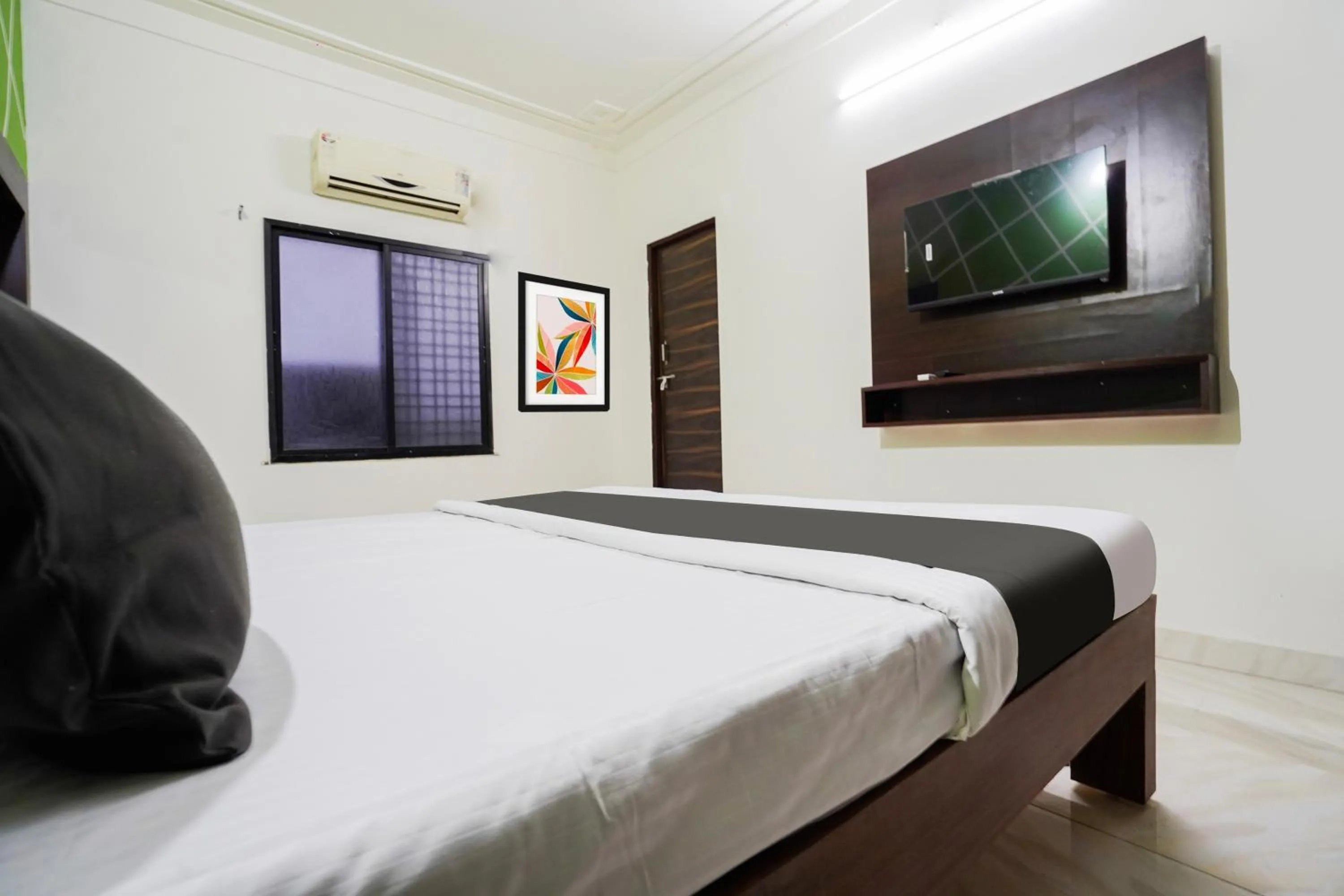 Bedroom in Hotel O The Heaven Inn