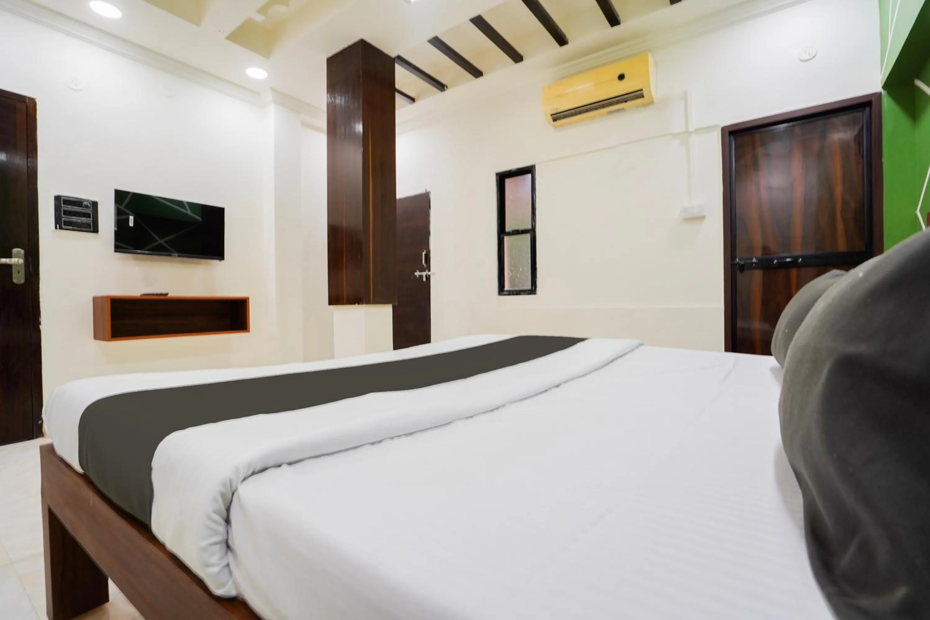 Bedroom in Hotel O The Heaven Inn