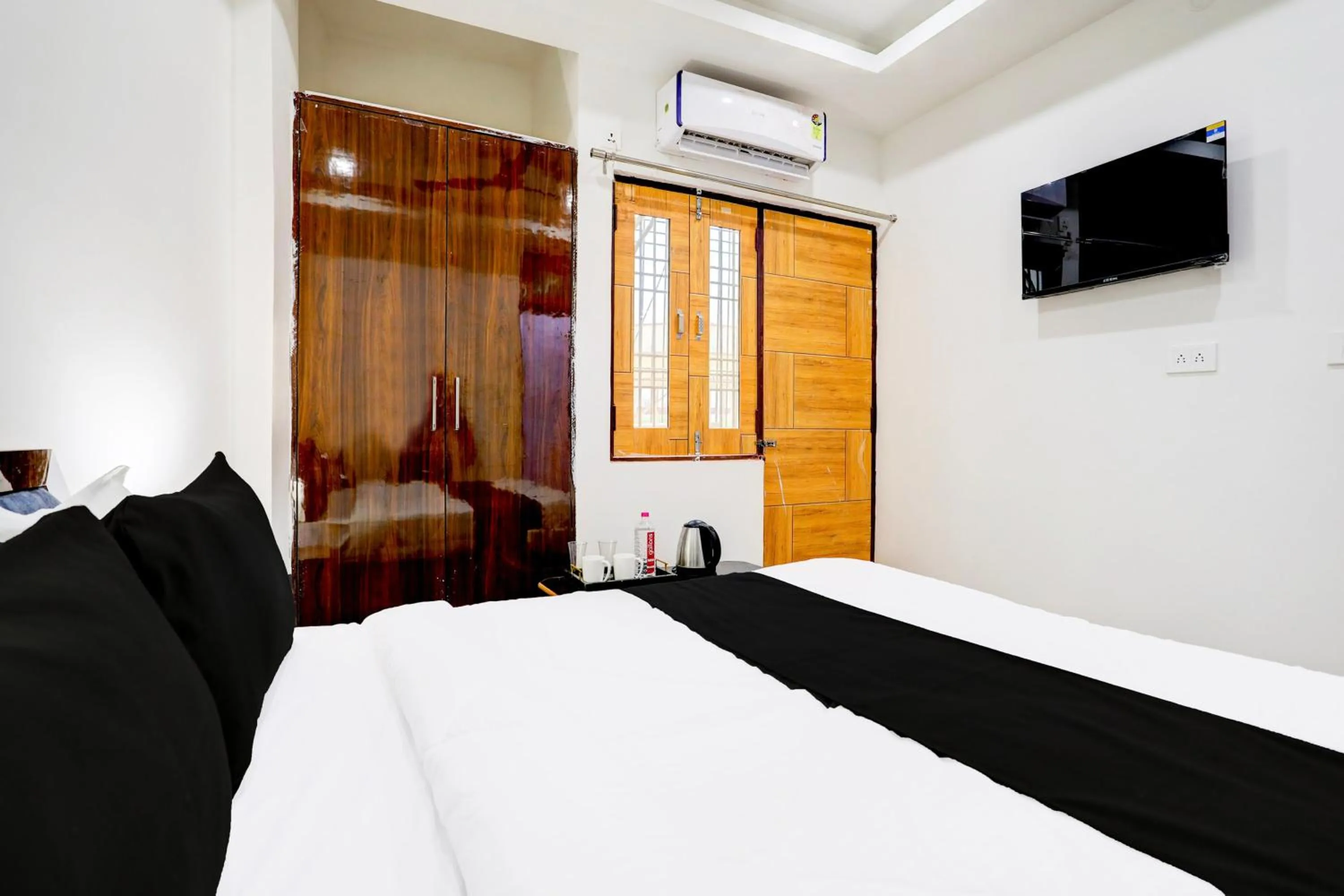 Bedroom, Bed in Hotel O B.G.P.G House