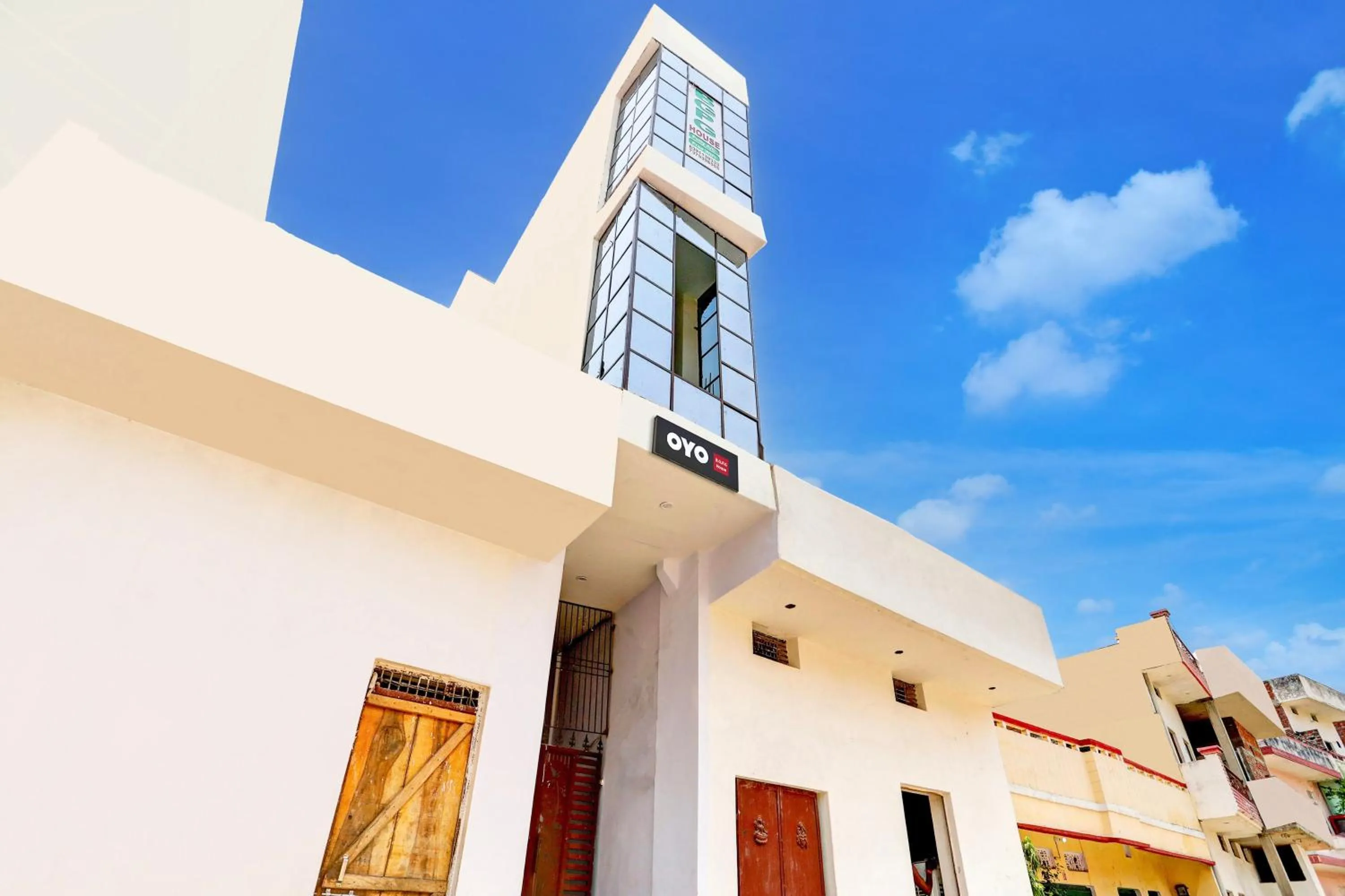 Facade/entrance in Hotel O B.G.P.G House