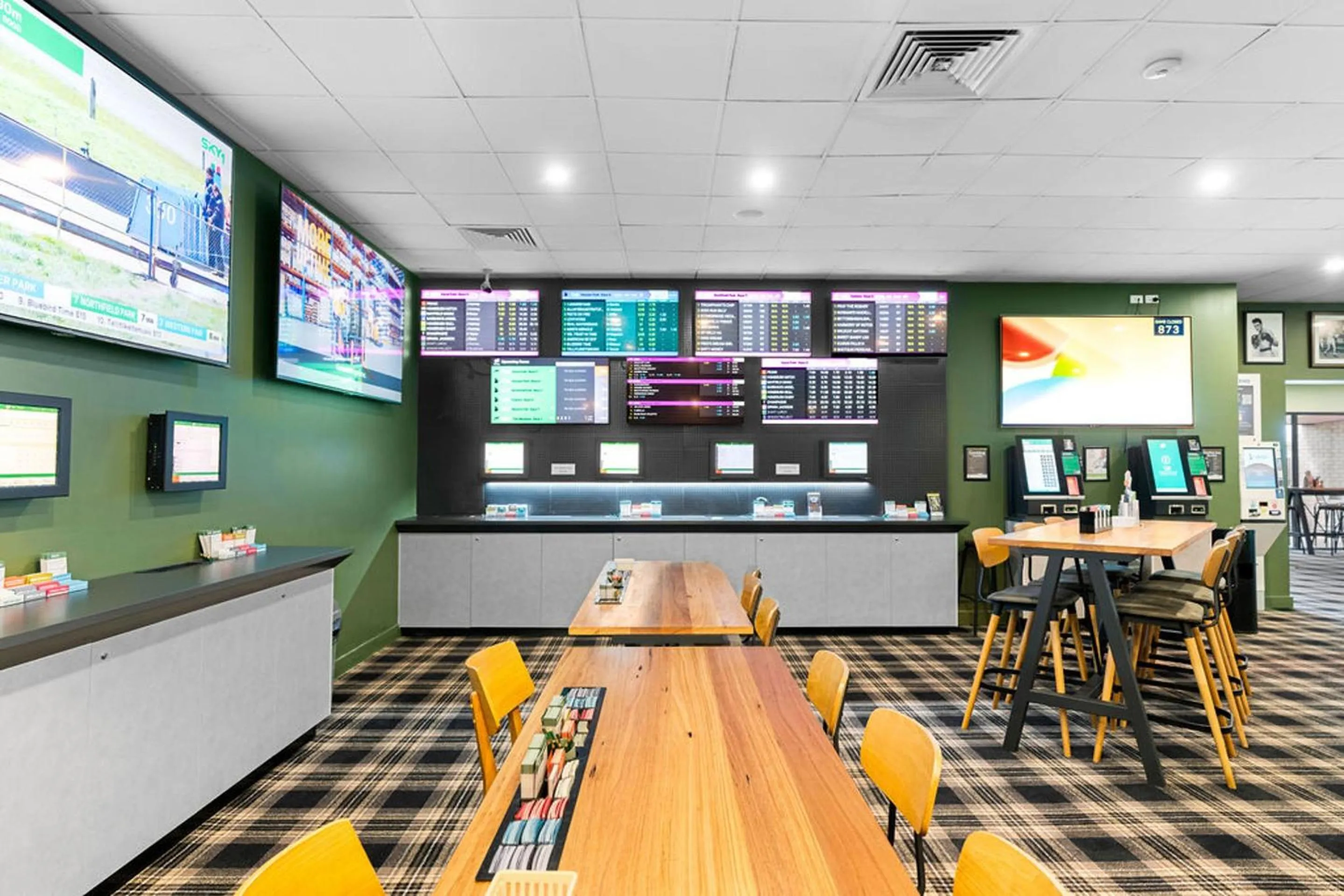 Lounge or bar in Morayfield Tavern