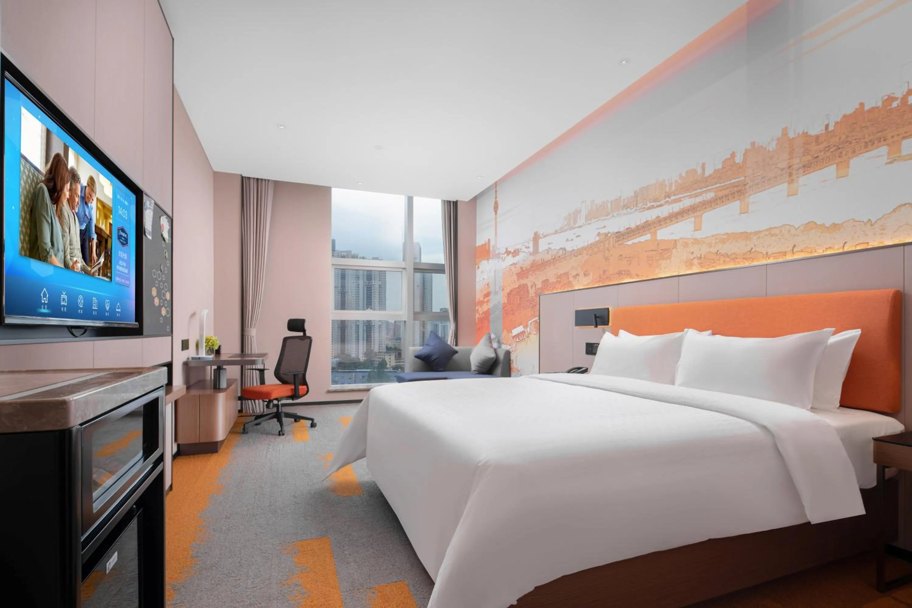 Bedroom, Bed in Hilton Hotel by Hampton Wuhan Zhongnan Street Branch
