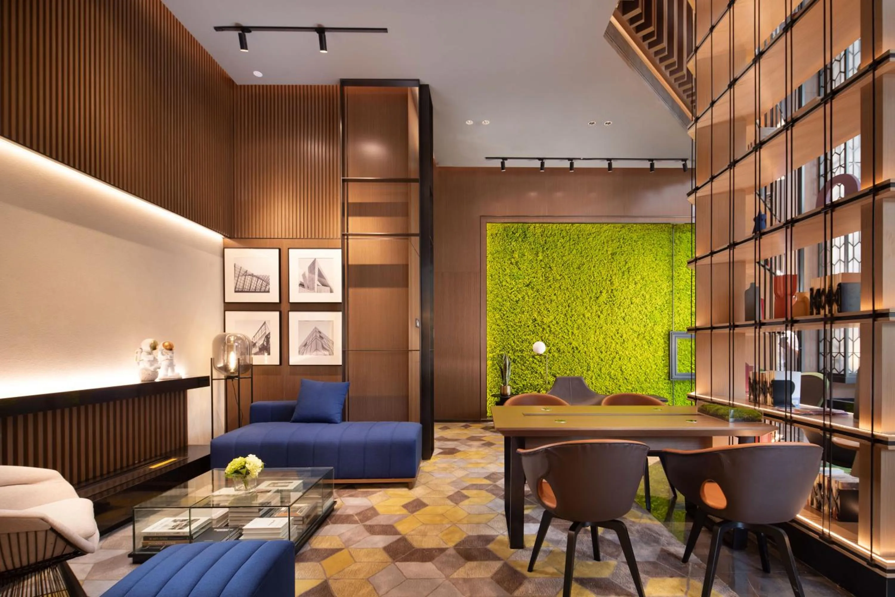Seating area in Hilton Hotel by Hampton Wuhan Zhongnan Street Branch