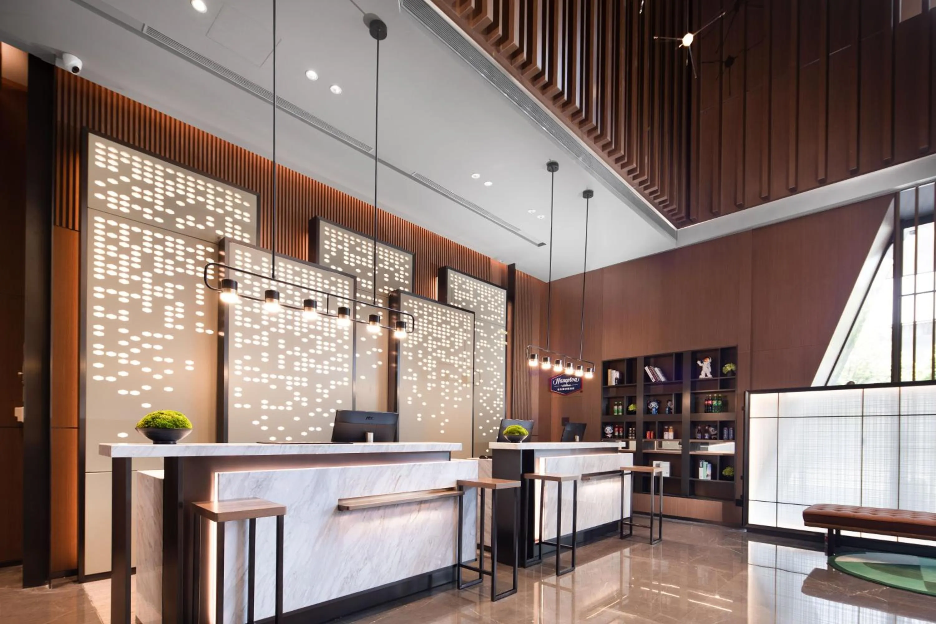 Lobby or reception in Hilton Hotel by Hampton Wuhan Zhongnan Street Branch
