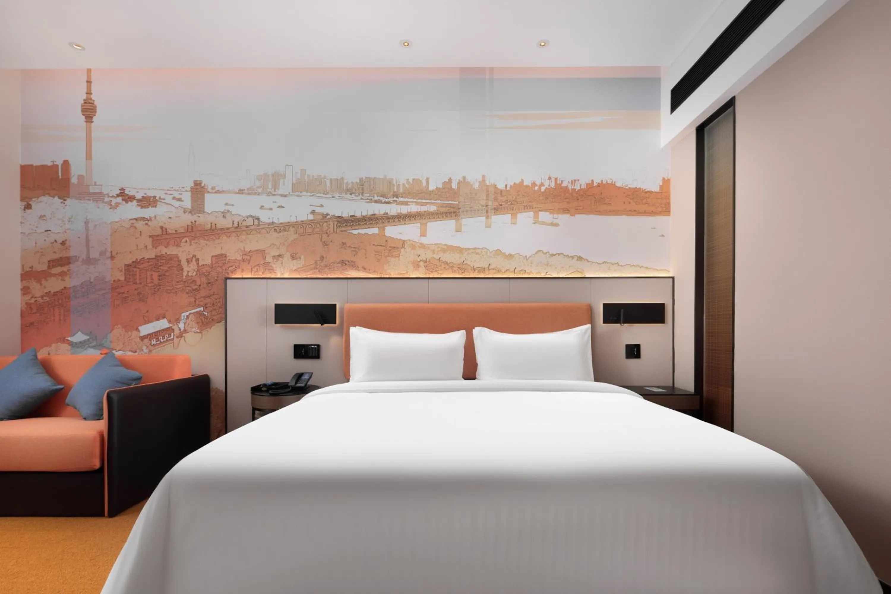 Bed in Hilton Hotel by Hampton Wuhan Zhongnan Street Branch