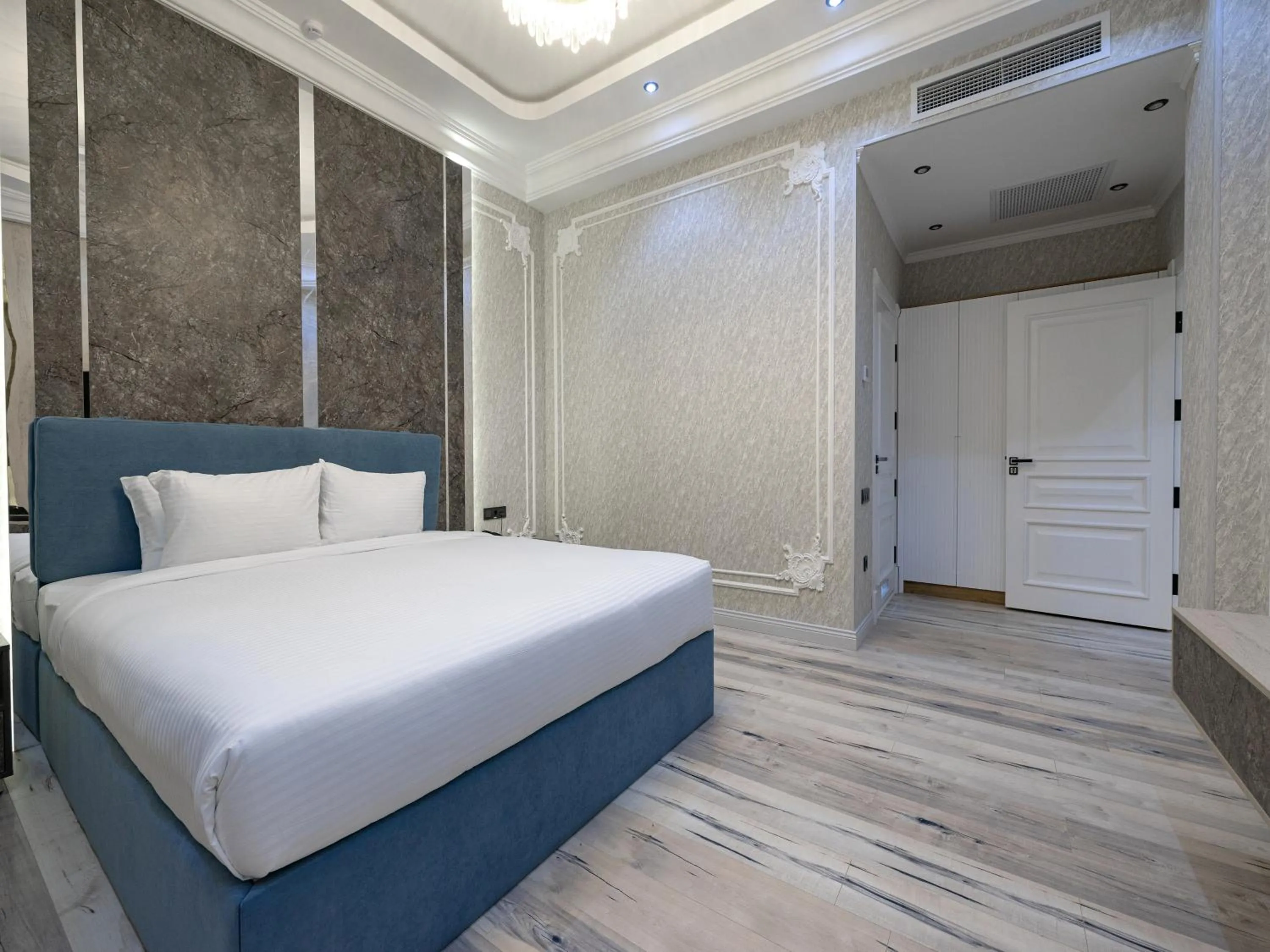 Photo of the whole room, Bed in Baden-Baden Hotel Tashkent