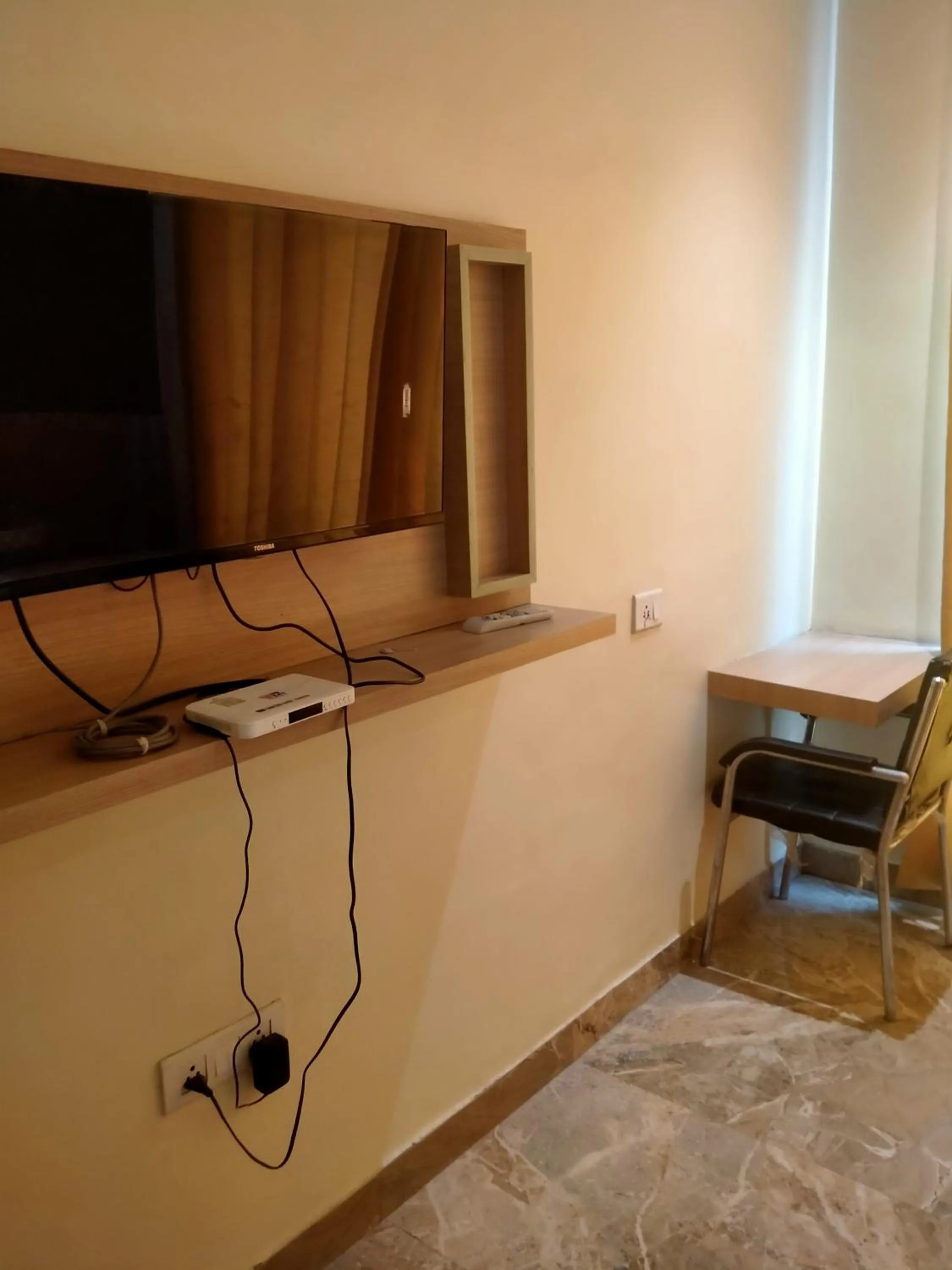 TV and multimedia in Hotel Tradition 50 mtr from Golden temple