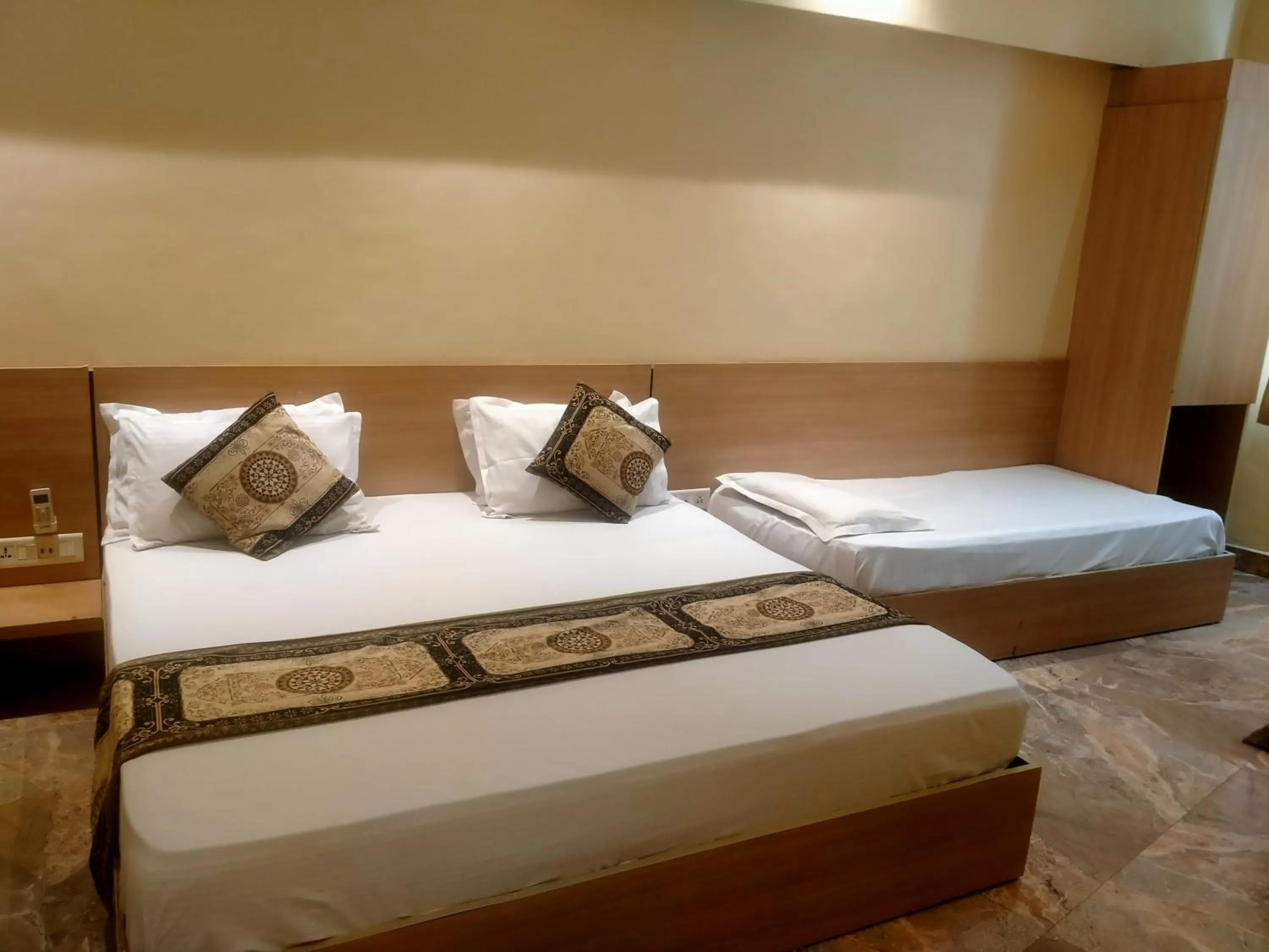 Photo of the whole room in Hotel Tradition 50 mtr from Golden temple