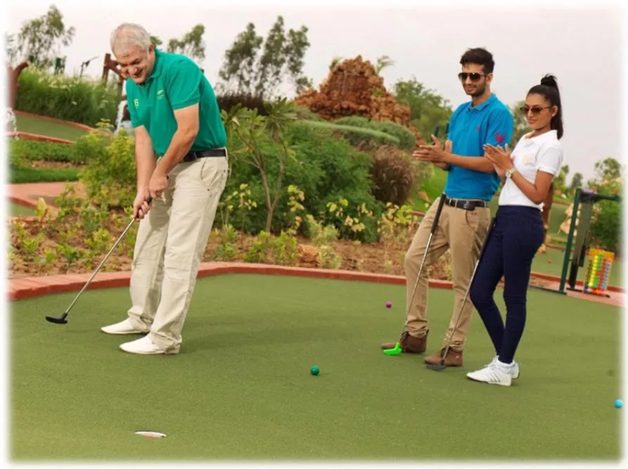 Minigolf in Neonz Resort & Club