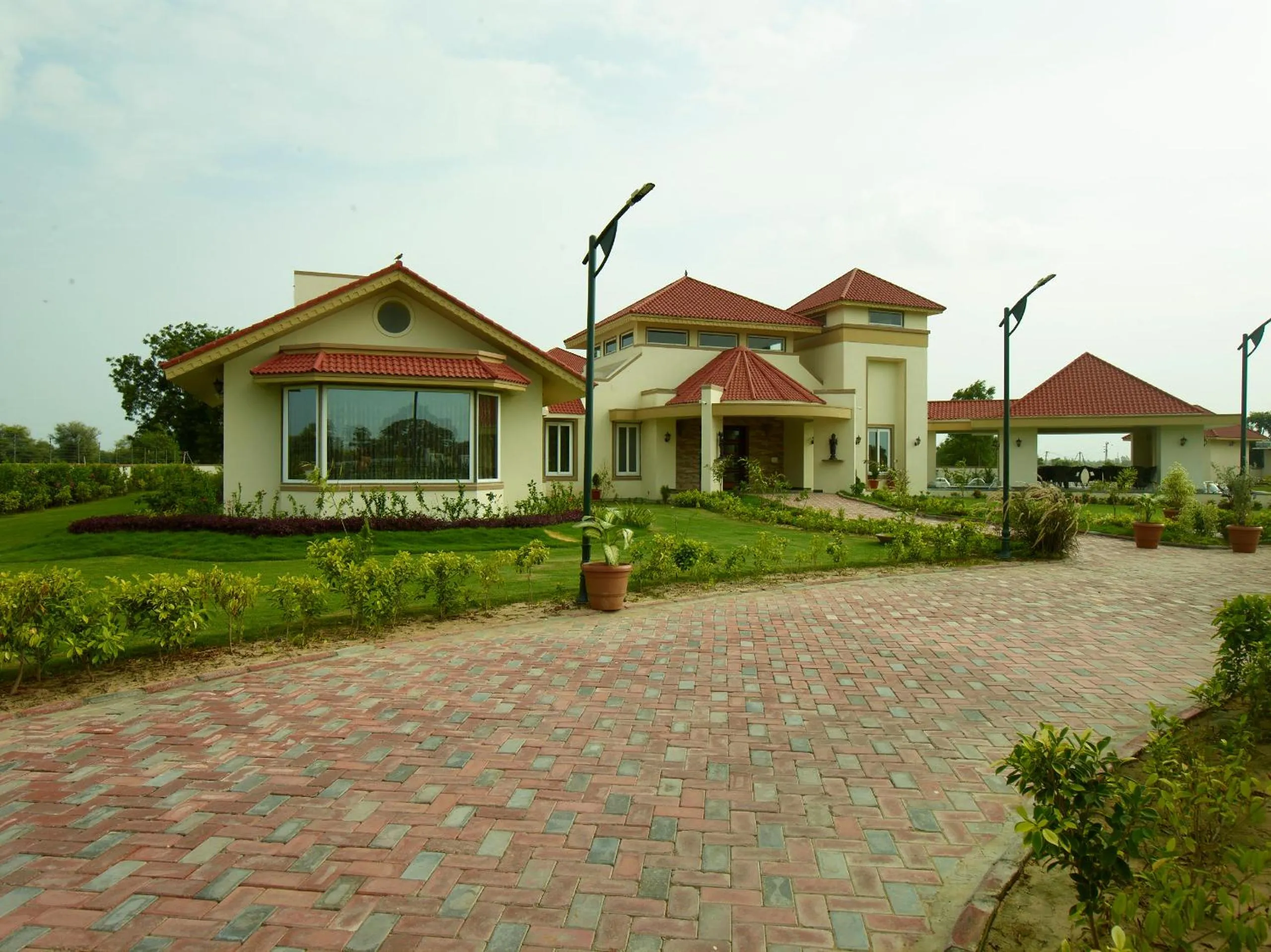 Property building in Neonz Resort & Club