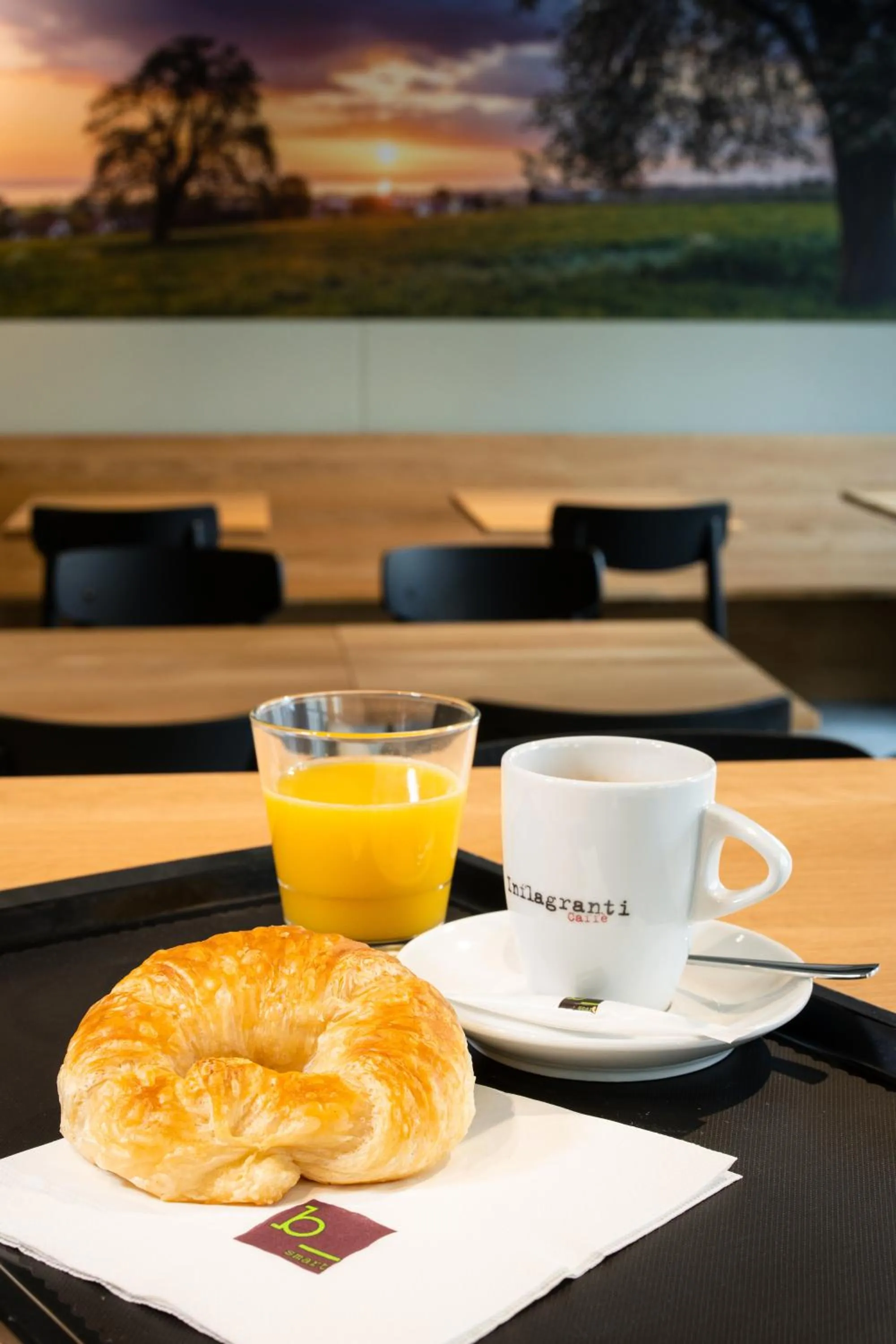 Food and drinks in b_smart motel Amriswil