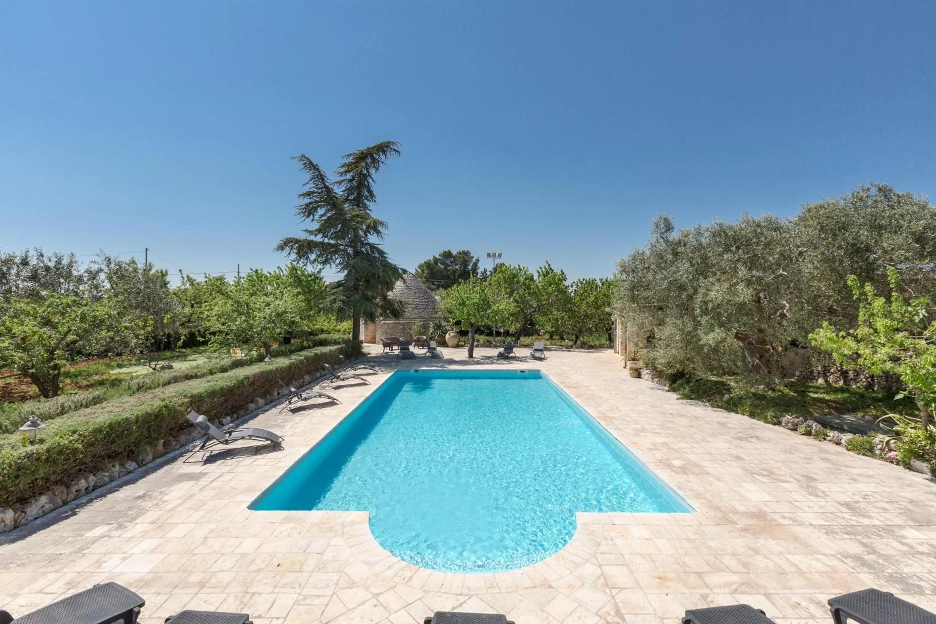 Swimming pool in Masseria Tinelli