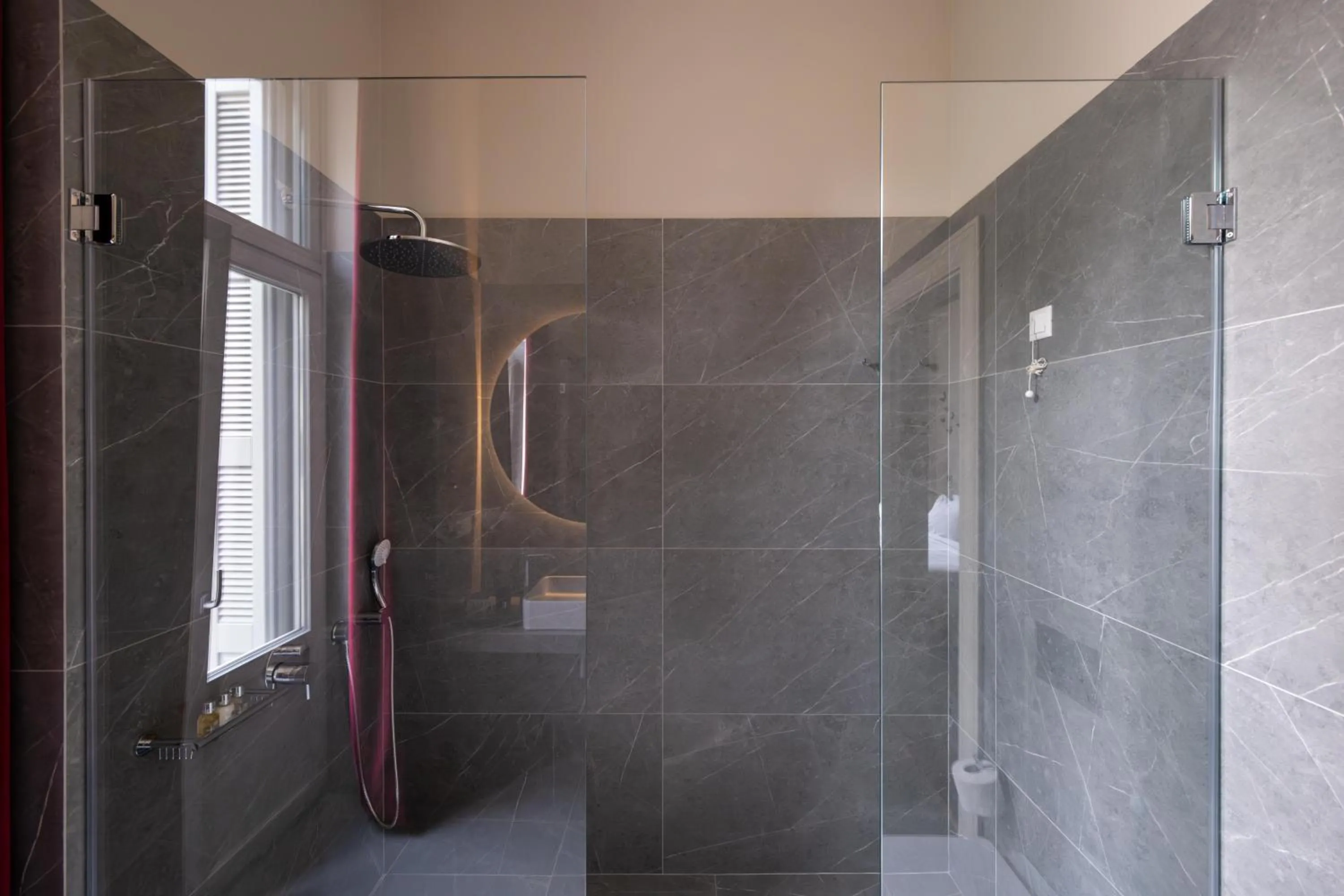 Shower in Nine Athens Hotel