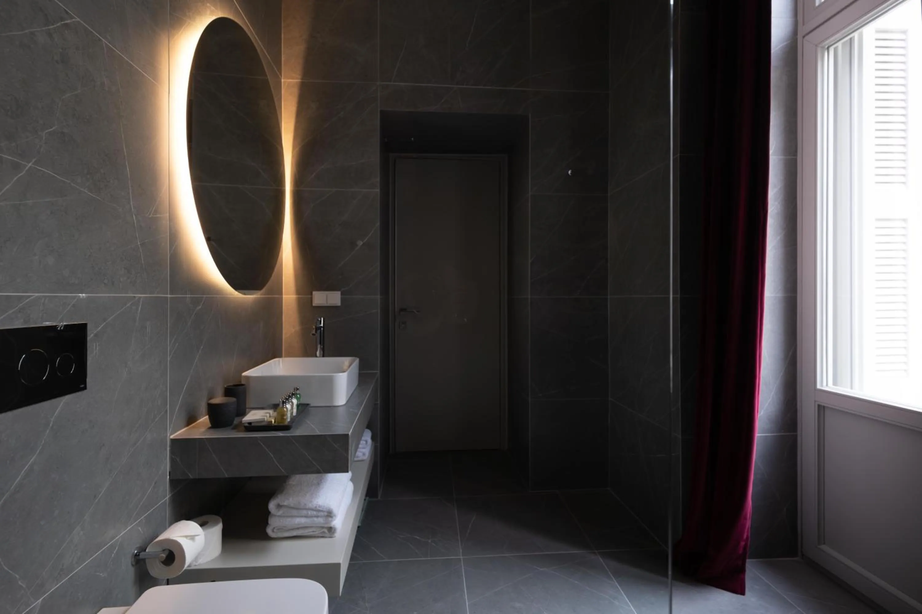 Toilet in Nine Athens Hotel