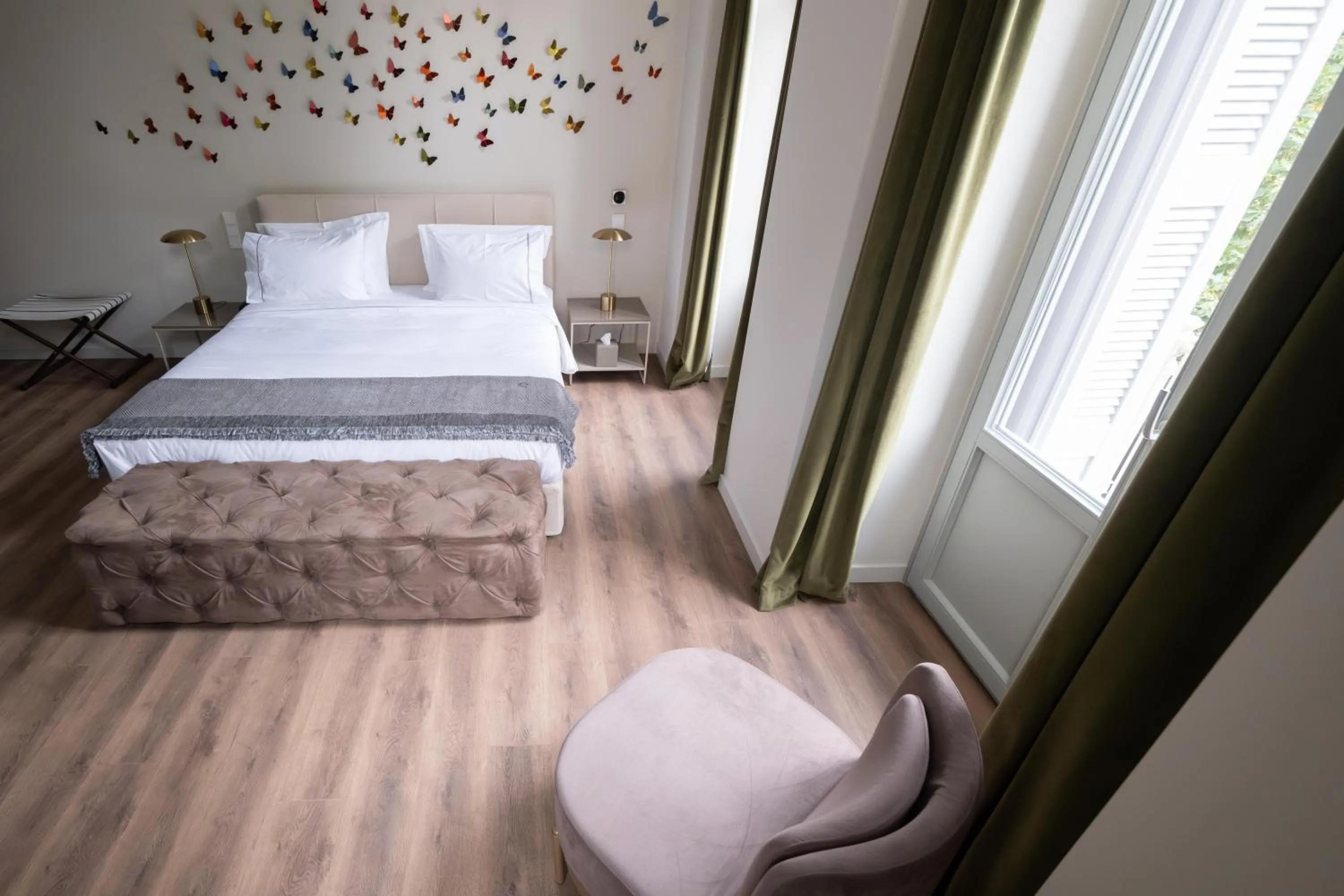 Photo of the whole room, Bed in Nine Athens Hotel