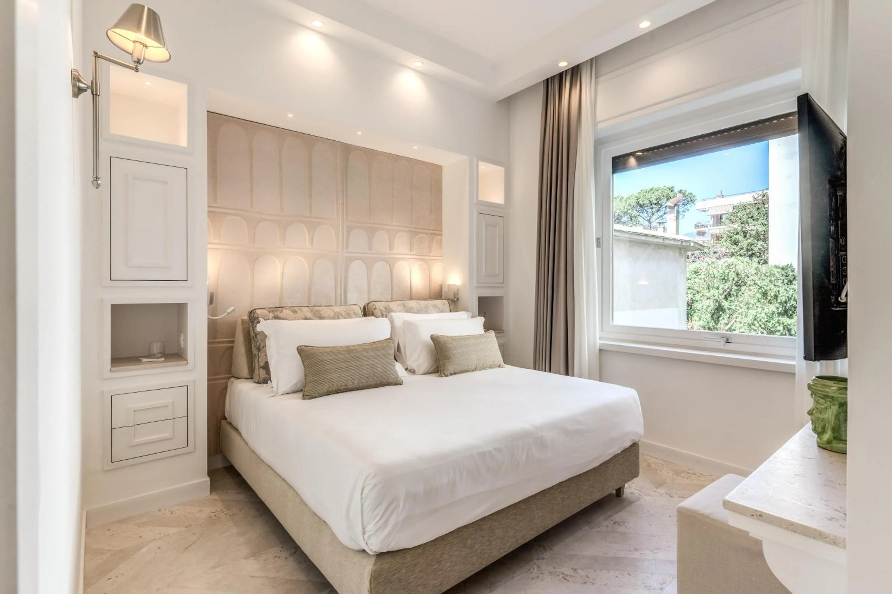 Deluxe Double Room in Diff'rent Souls Rooms - Luxury Accomodation