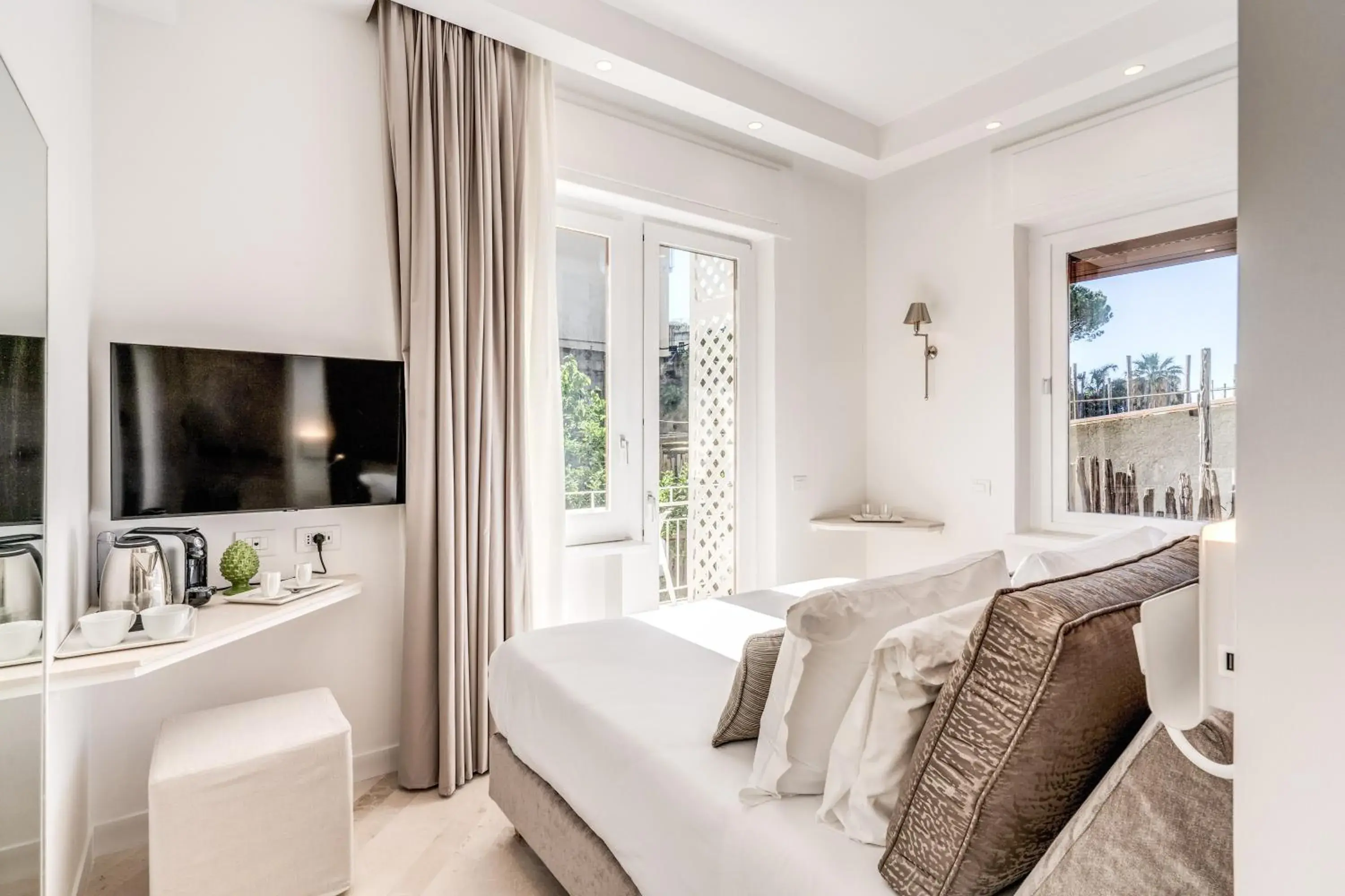 Superior Double Room in Diff'rent Souls Rooms - Luxury Accomodation Superior Double Room in Diff'rent Souls Rooms - Luxury Accomodation