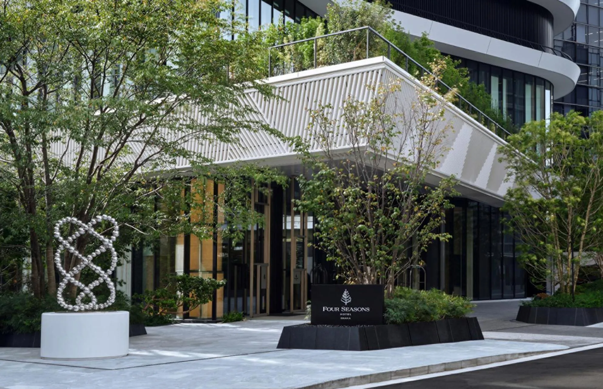 Facade/entrance in Four Seasons Hotel Osaka
