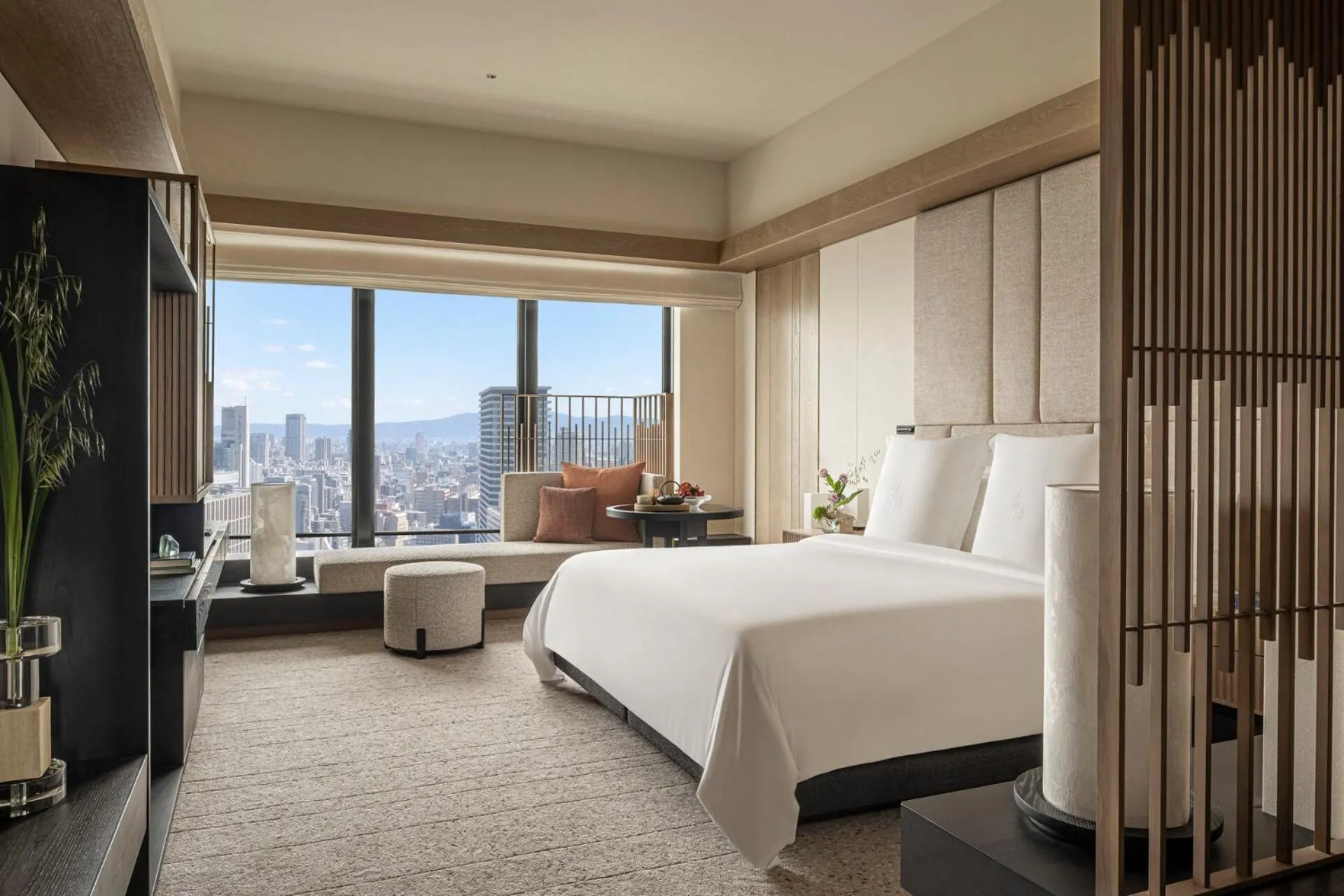Deluxe King Room in Four Seasons Hotel Osaka