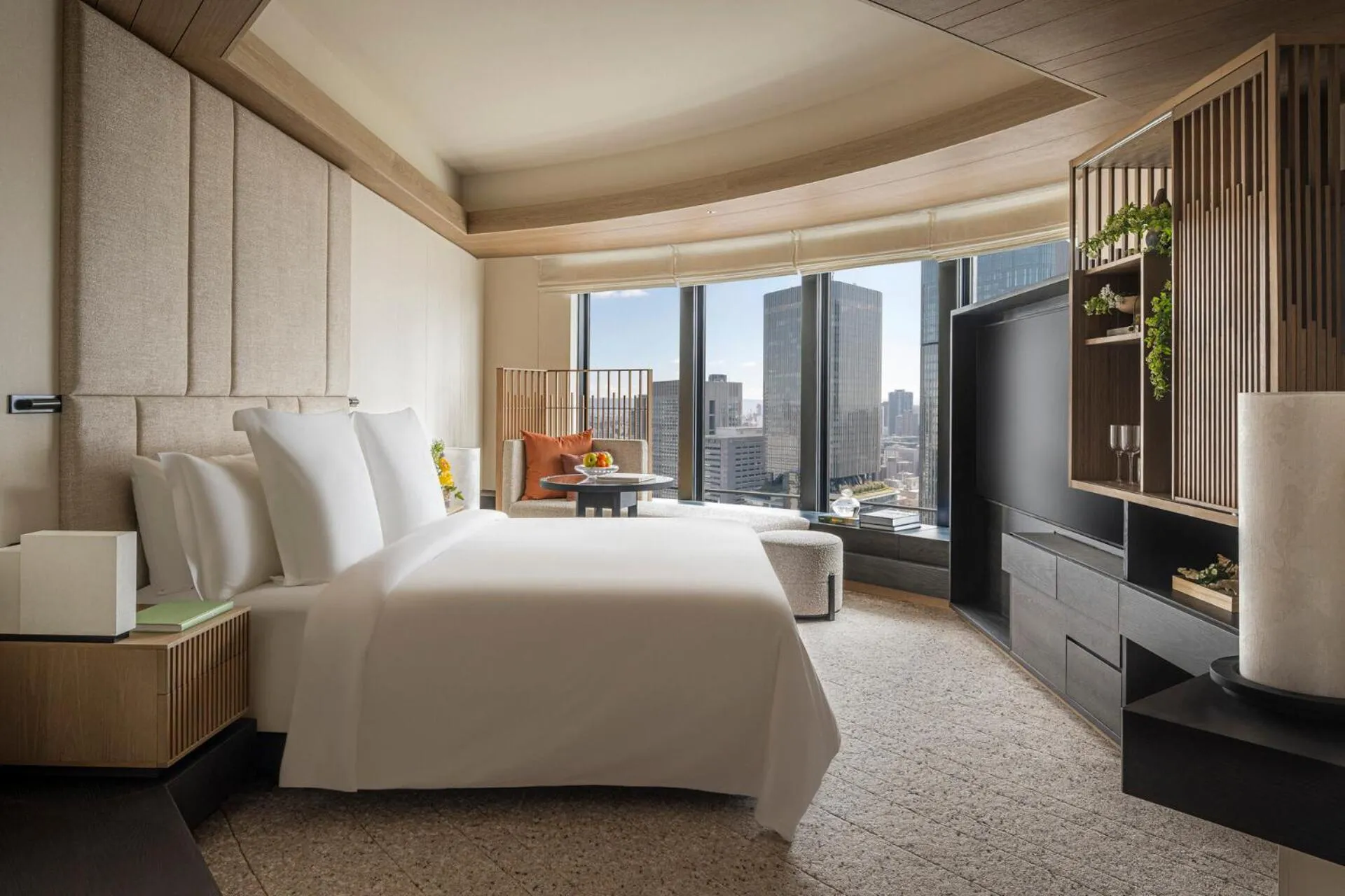 Premier Corner King Room in Four Seasons Hotel Osaka