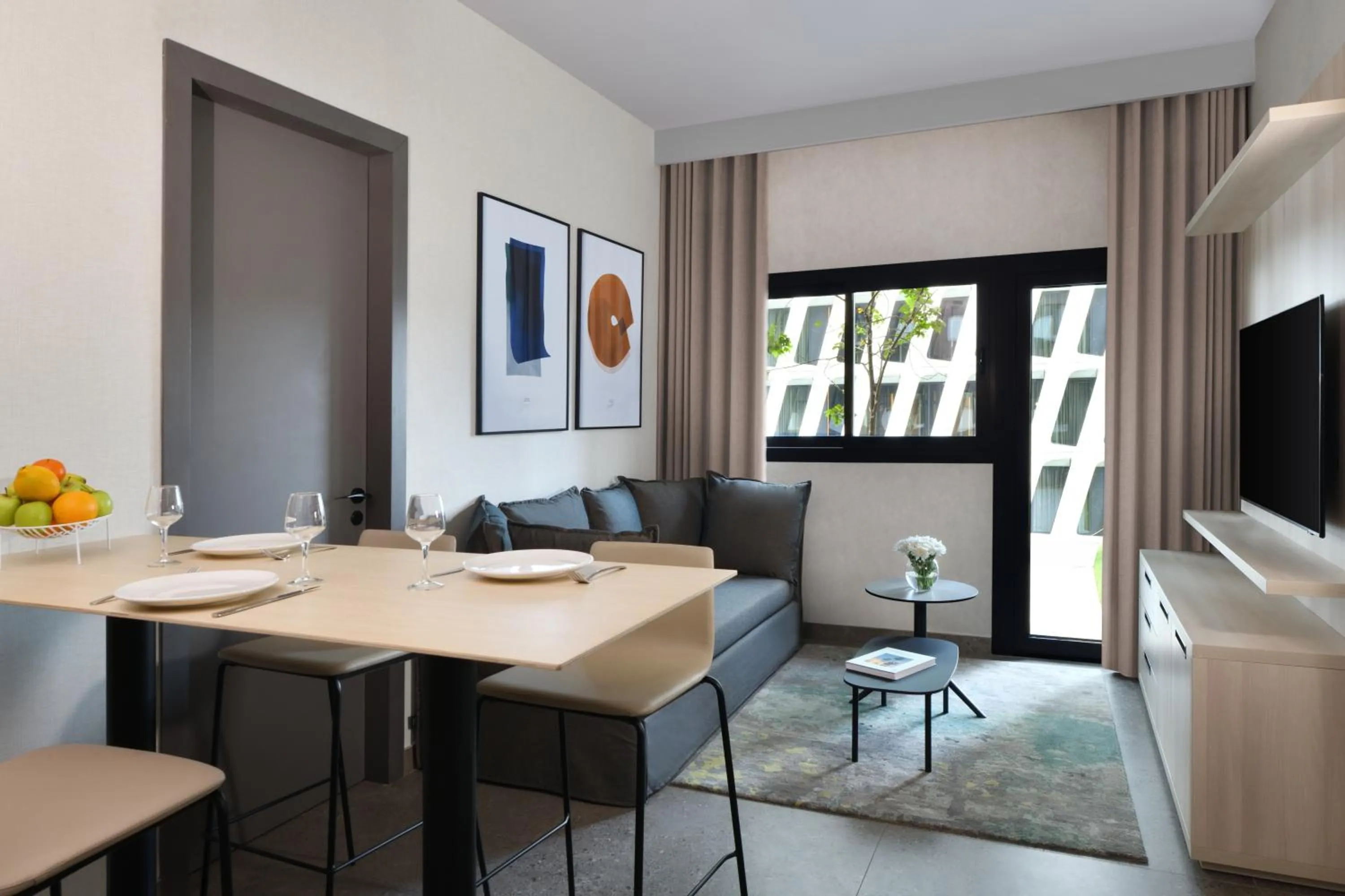 TV and multimedia in Aparthotel Adagio Abidjan Marcory