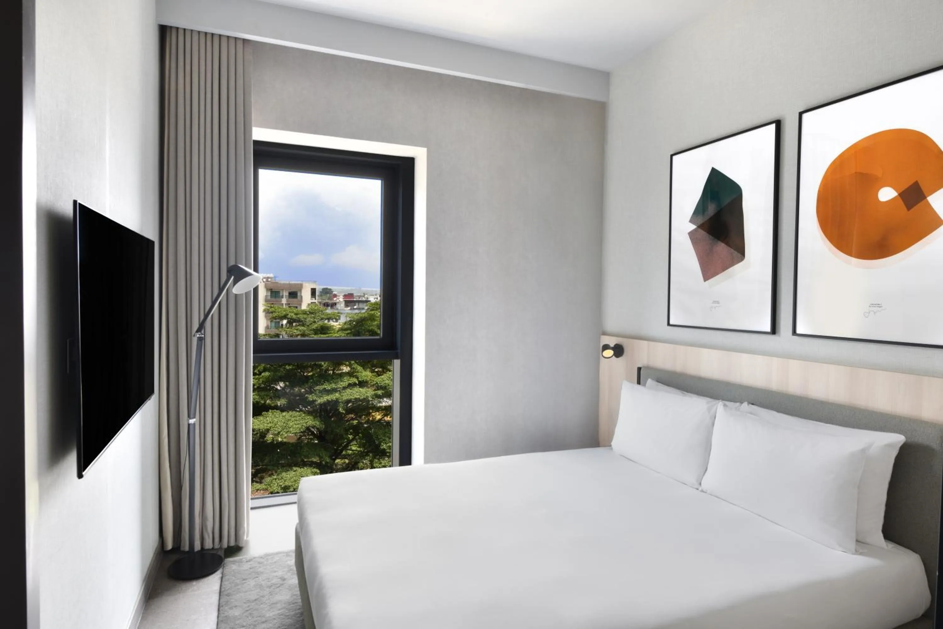 Bedroom, Bed in Aparthotel Adagio Abidjan Marcory