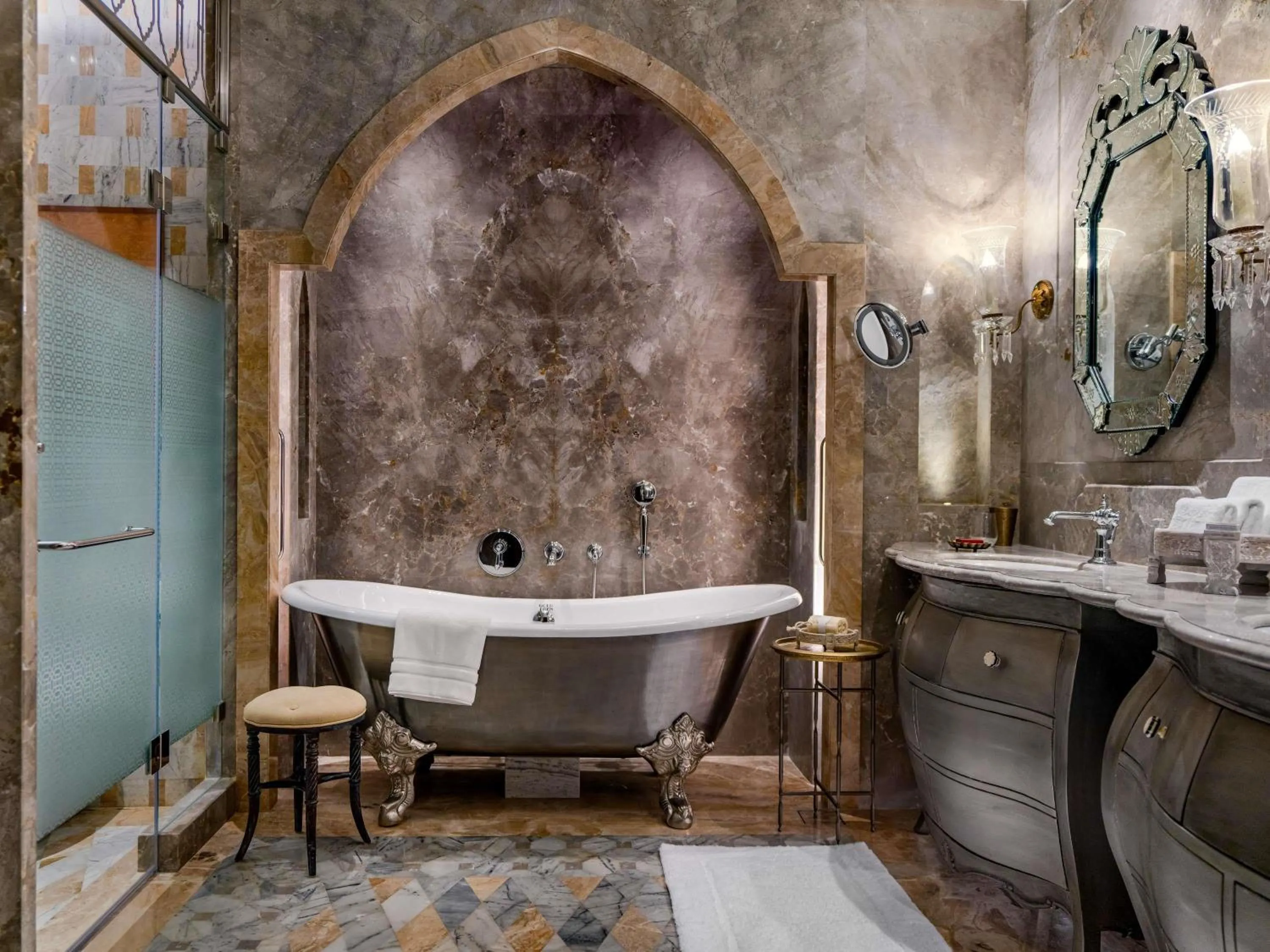 Bedroom in Raffles Jaipur