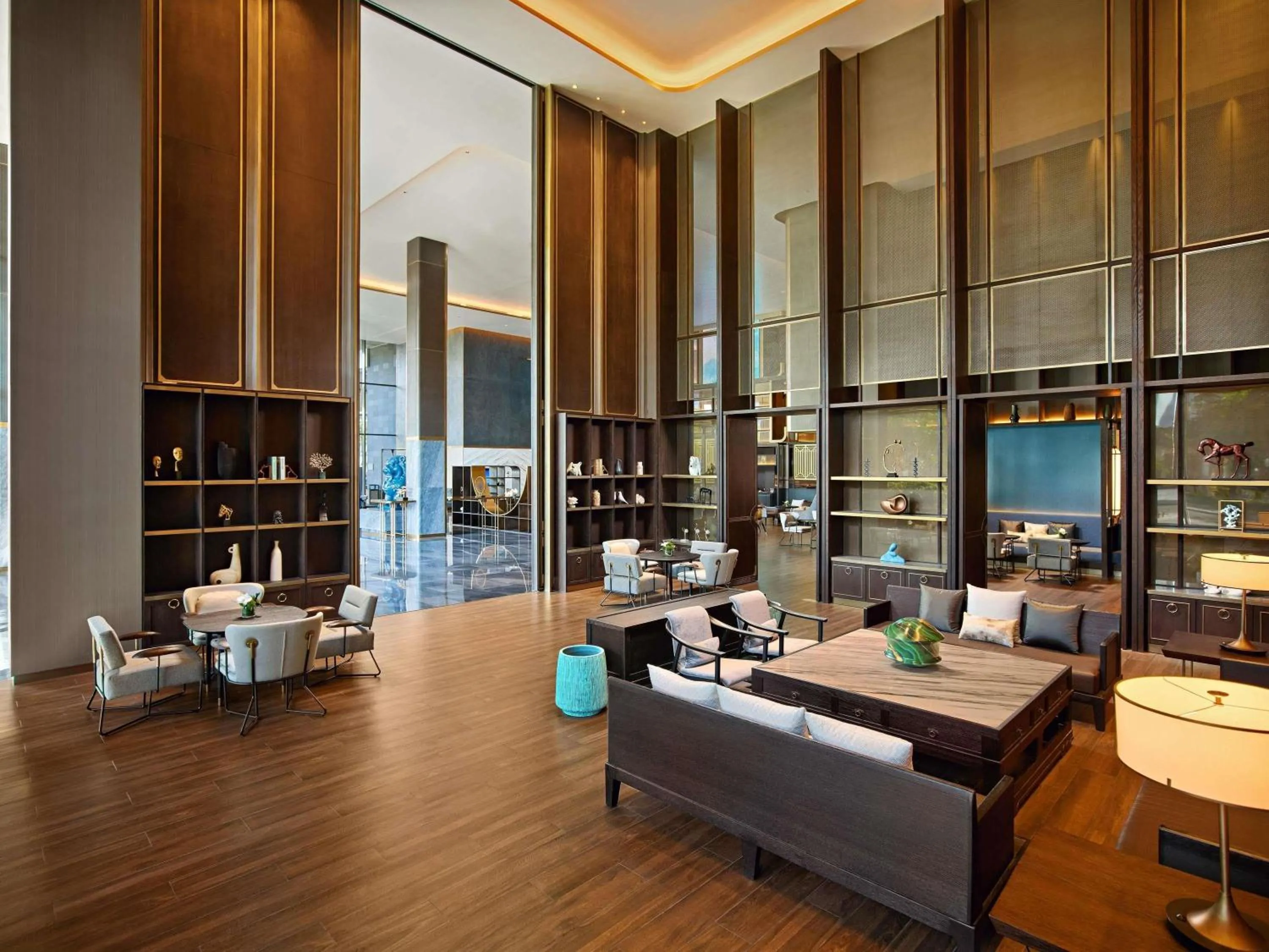 Lounge or bar in Pullman Hai Phong Grand Hotel